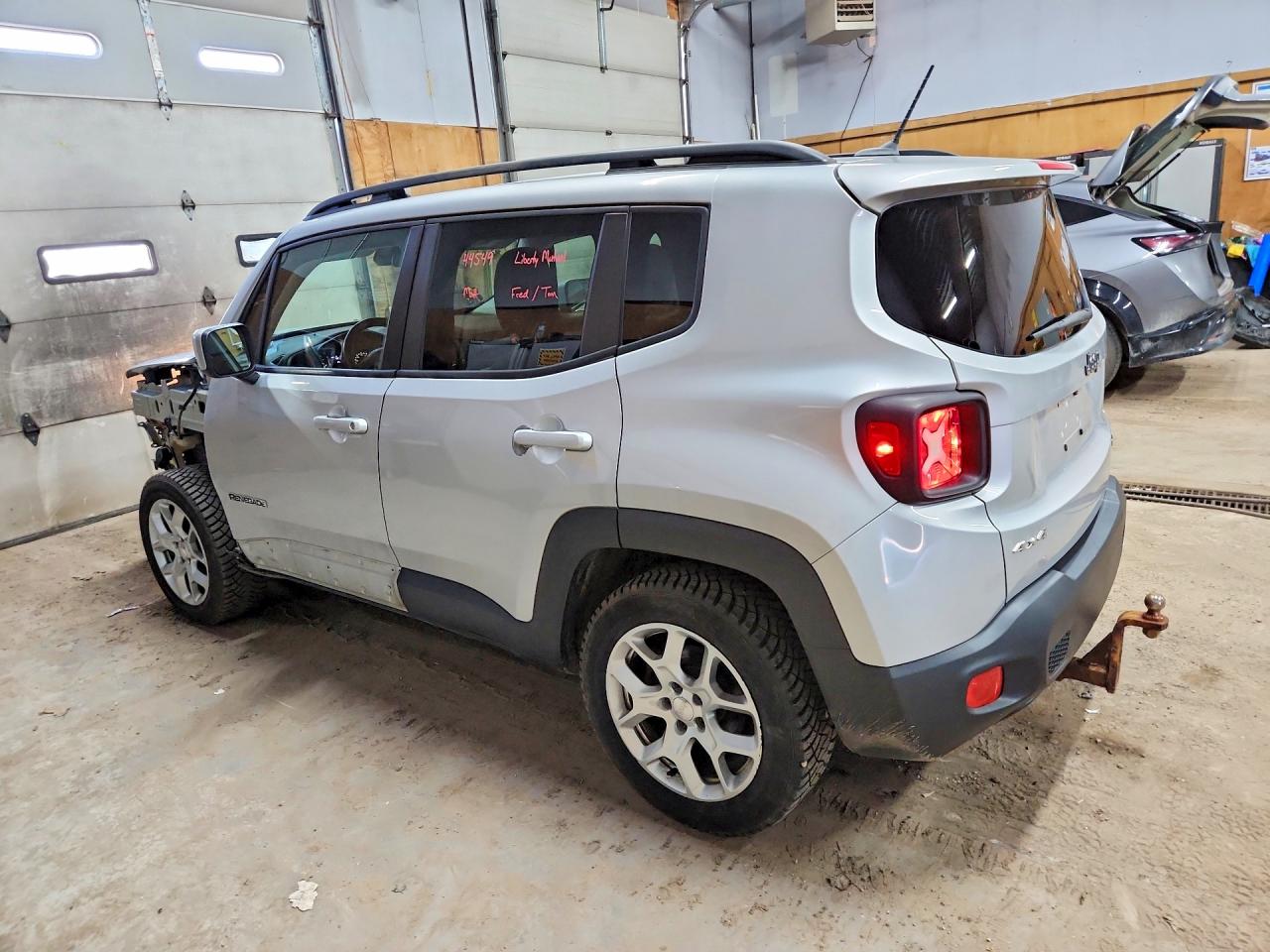 2015 Jeep Renegade Latitude Silver vin: ZACCJBBT5FPB45809