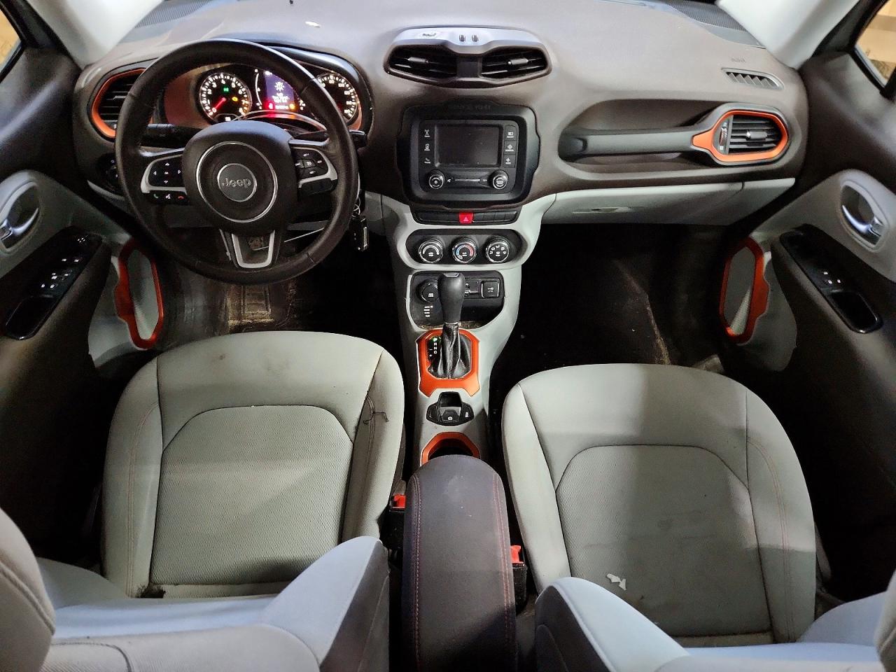 2015 Jeep Renegade Latitude Silver vin: ZACCJBBT5FPB45809