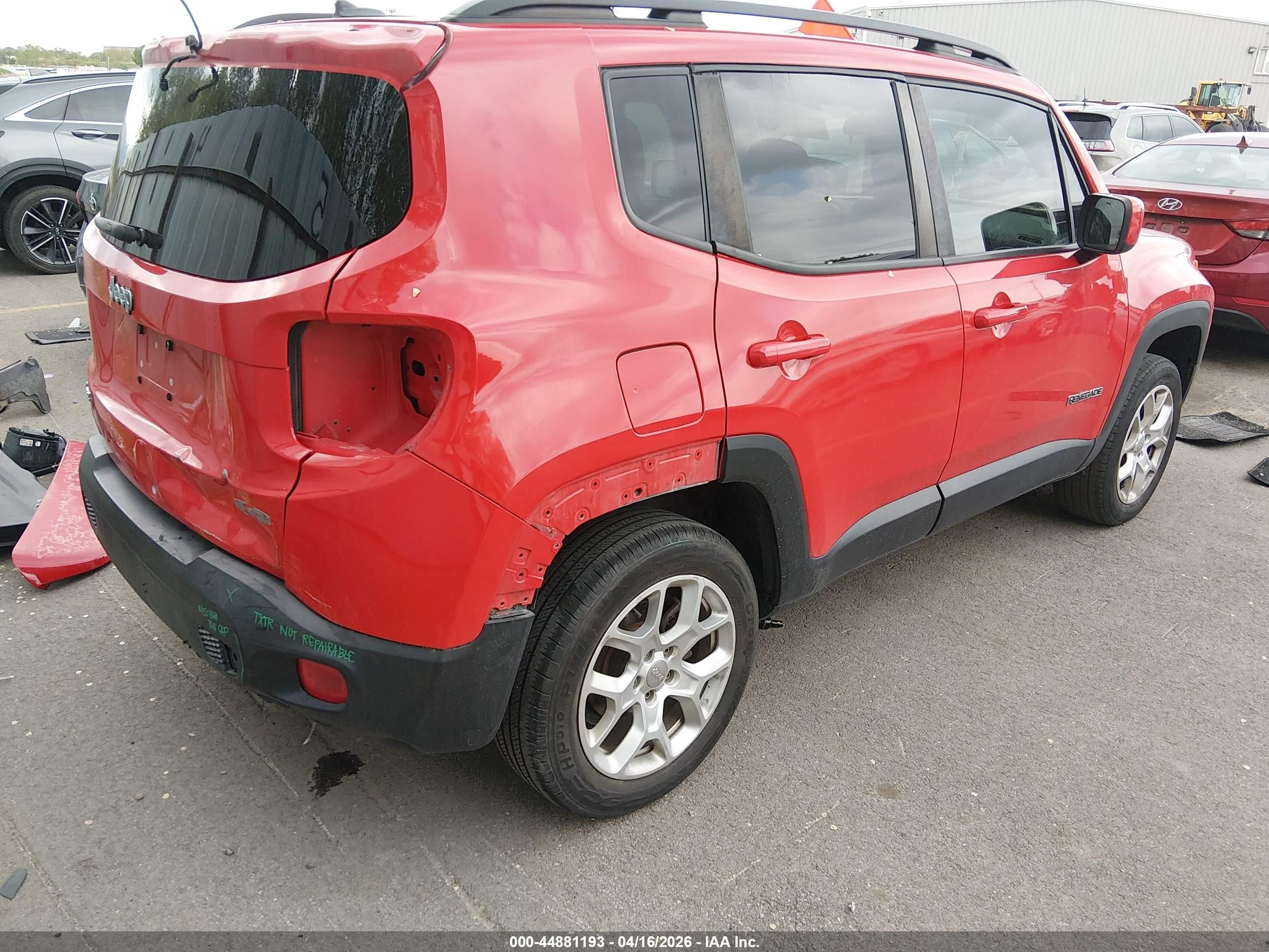 2015 Jeep Renegade Latitude Красный vin: ZACCJBBT5FPB49455