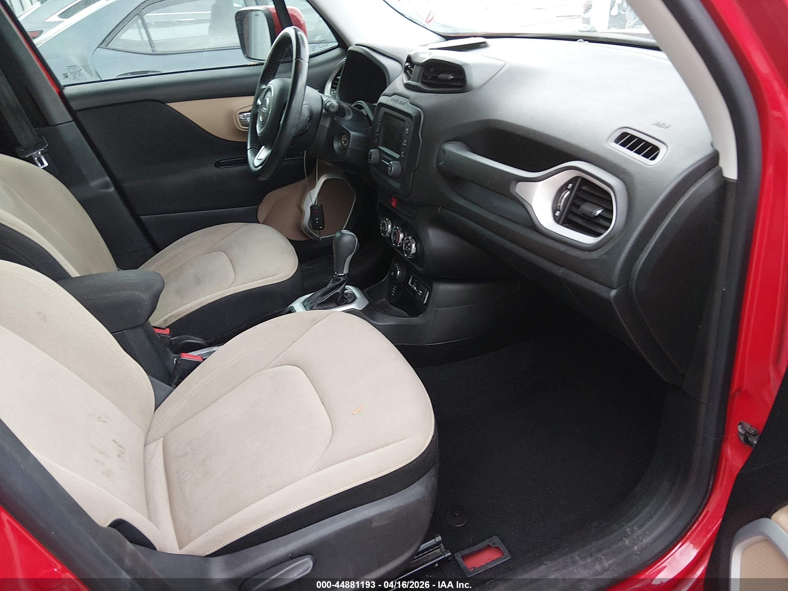 2015 Jeep Renegade Latitude Красный vin: ZACCJBBT5FPB49455
