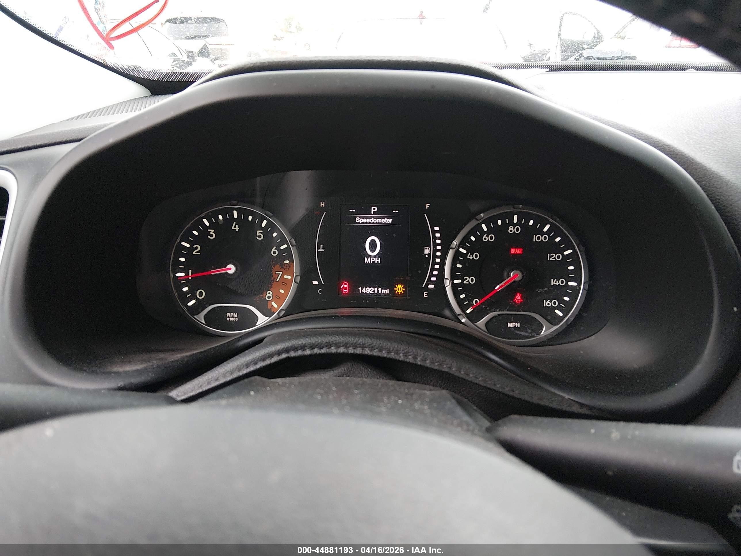 2015 Jeep Renegade Latitude Красный vin: ZACCJBBT5FPB49455