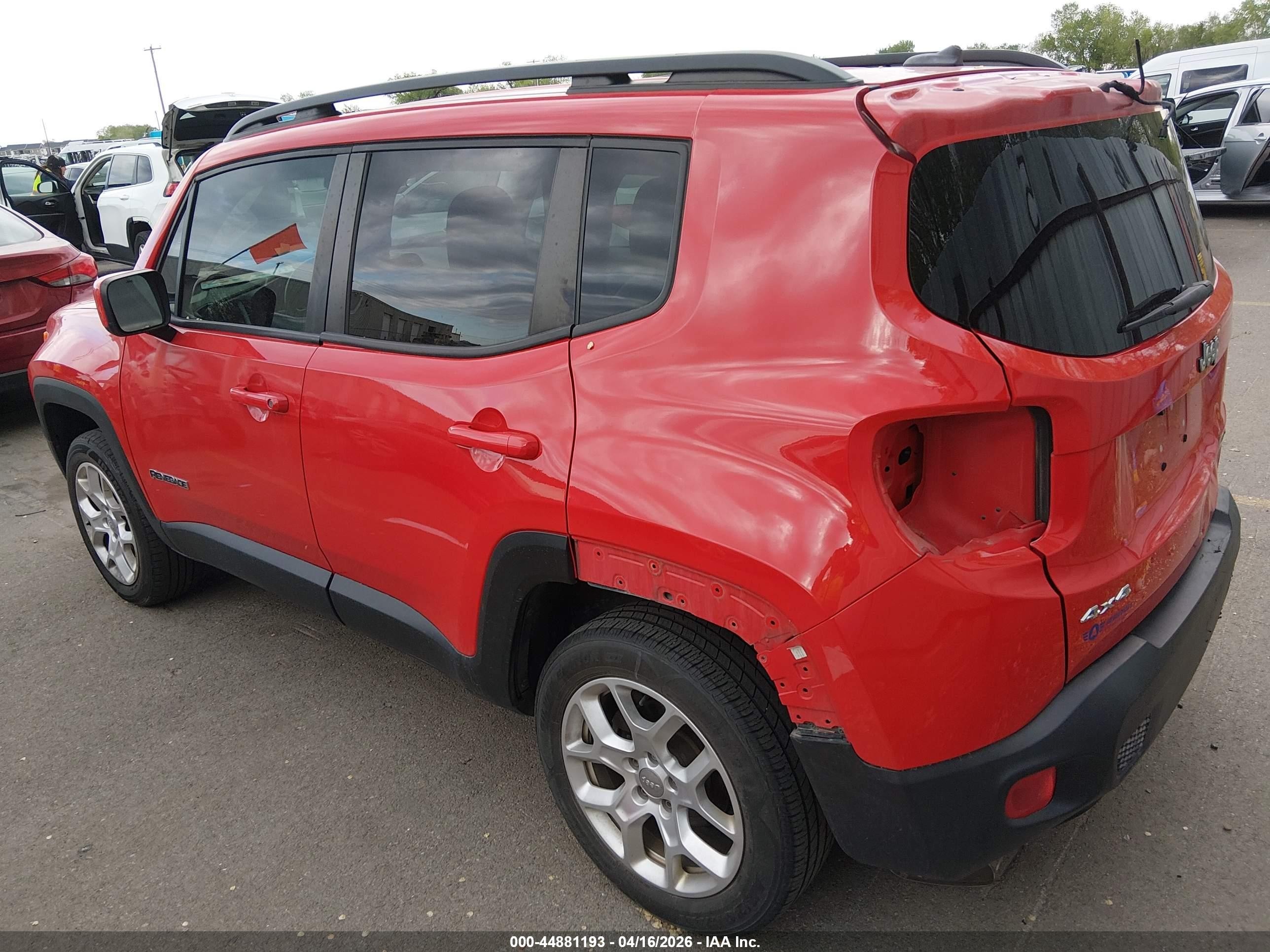 2015 Jeep Renegade Latitude Красный vin: ZACCJBBT5FPB49455