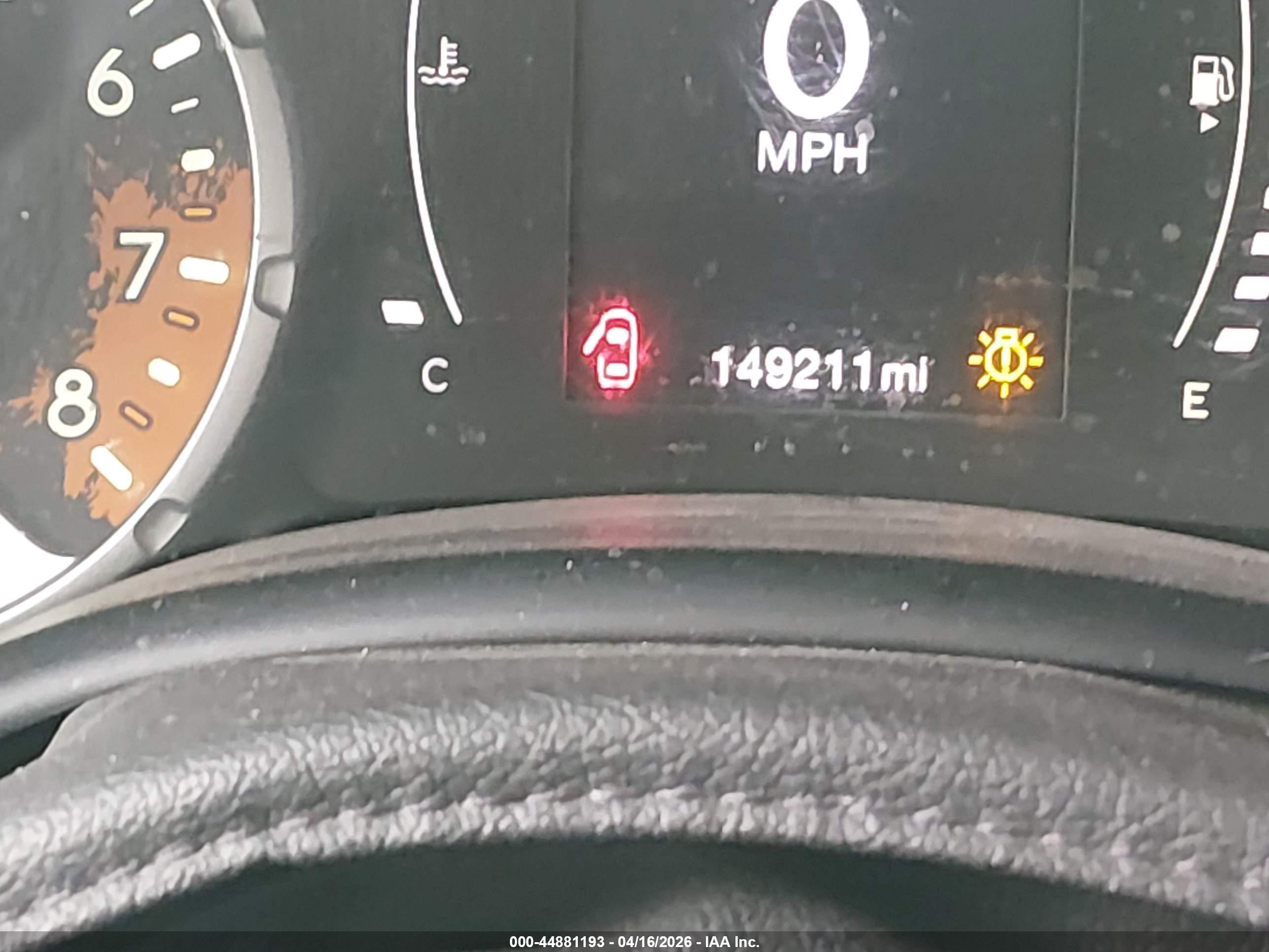 2015 Jeep Renegade Latitude Красный vin: ZACCJBBT5FPB49455