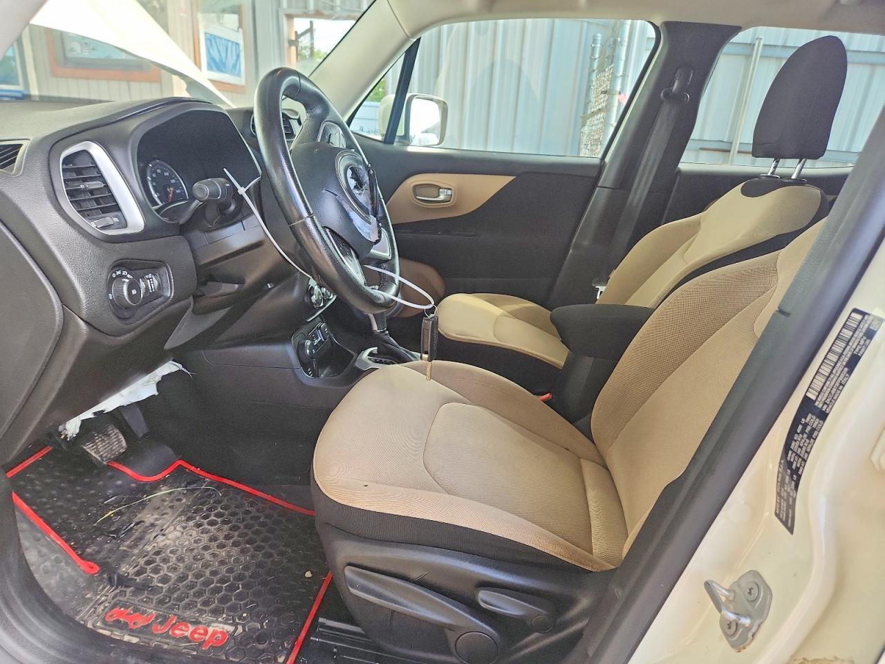 2015 Jeep Renegade Latitude White vin: ZACCJBBT5FPB85209