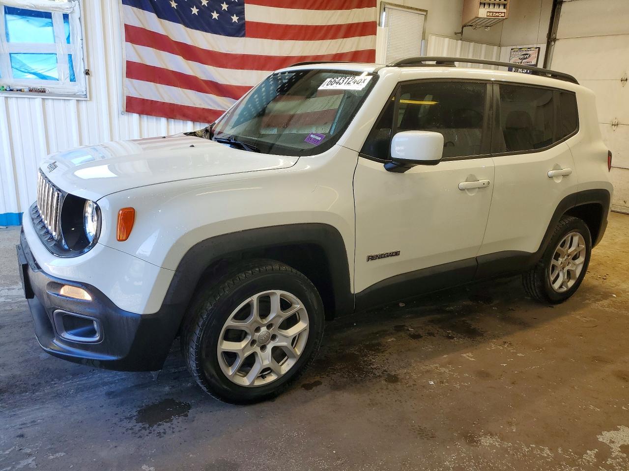 2015 Jeep Renegade Latitude Белый vin: ZACCJBBT5FPB98526