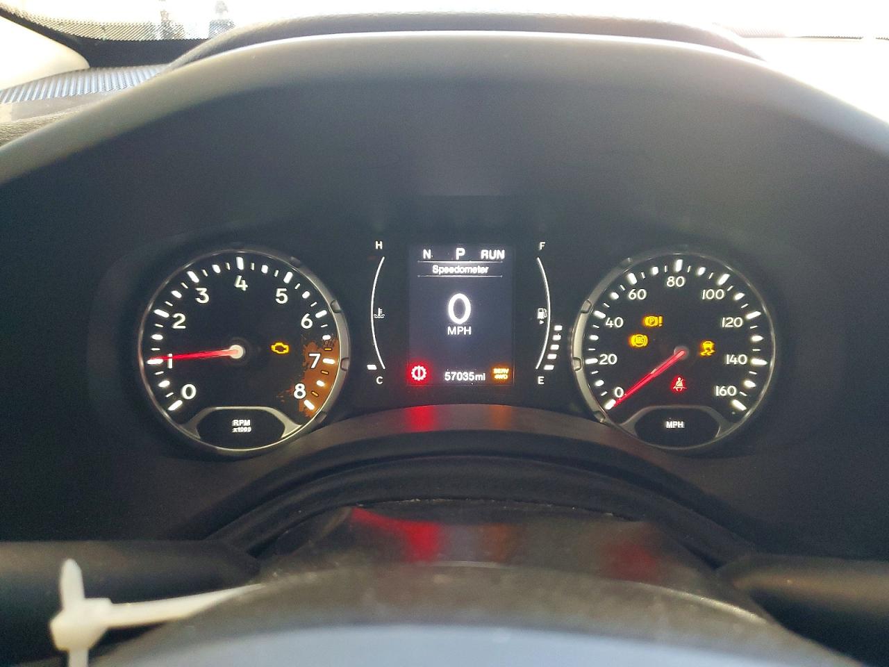 2015 Jeep Renegade Latitude Белый vin: ZACCJBBT5FPB98526