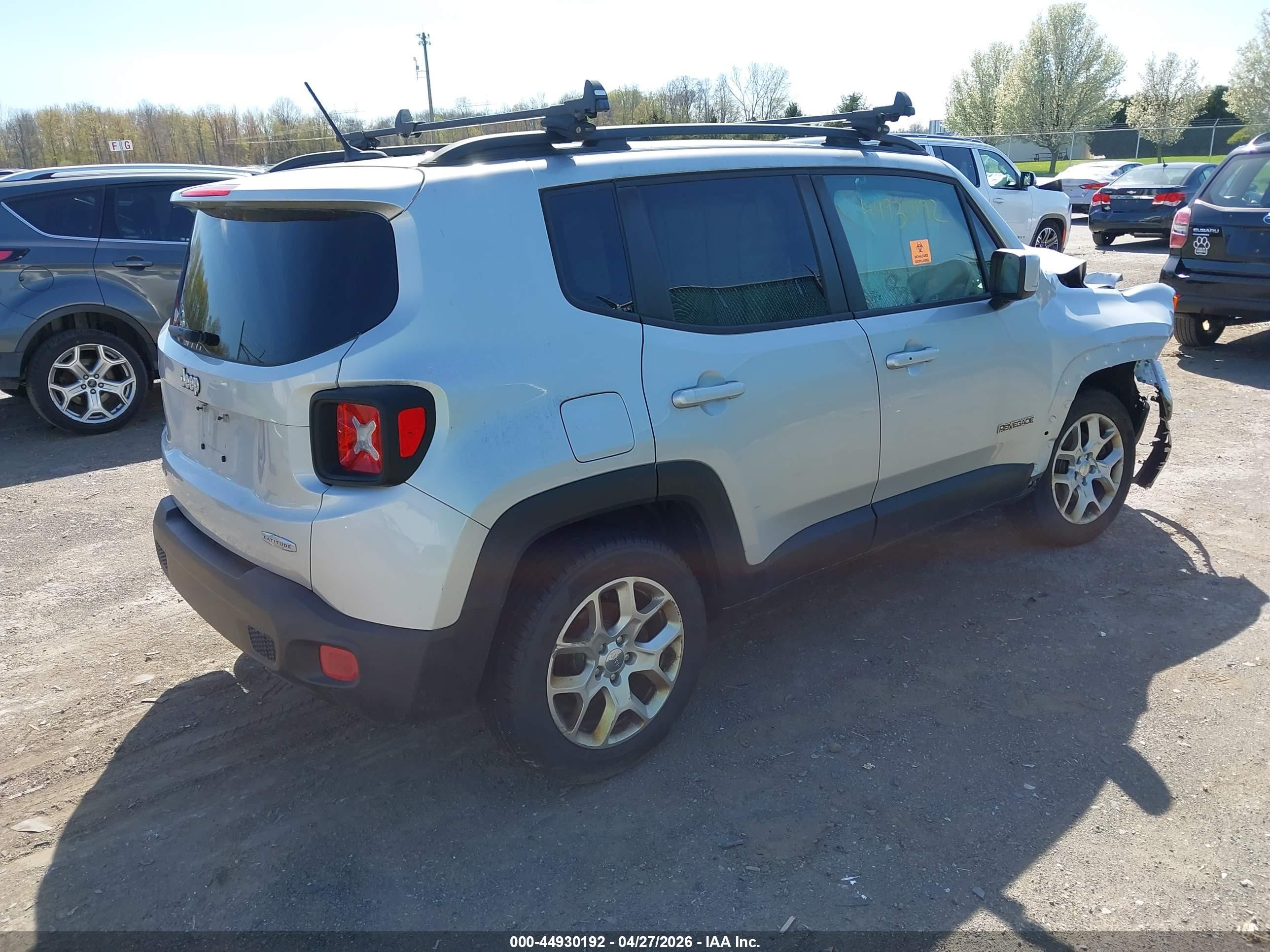 2015 Jeep Renegade Latitude Silver vin: ZACCJBBT5FPC10867