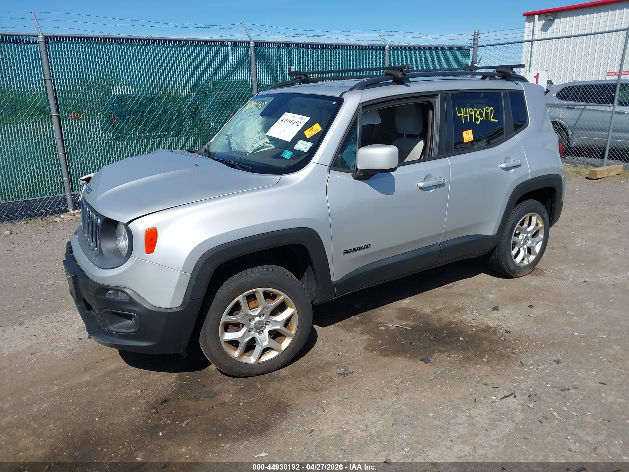 2015 Jeep Renegade Latitude Silver vin: ZACCJBBT5FPC10867