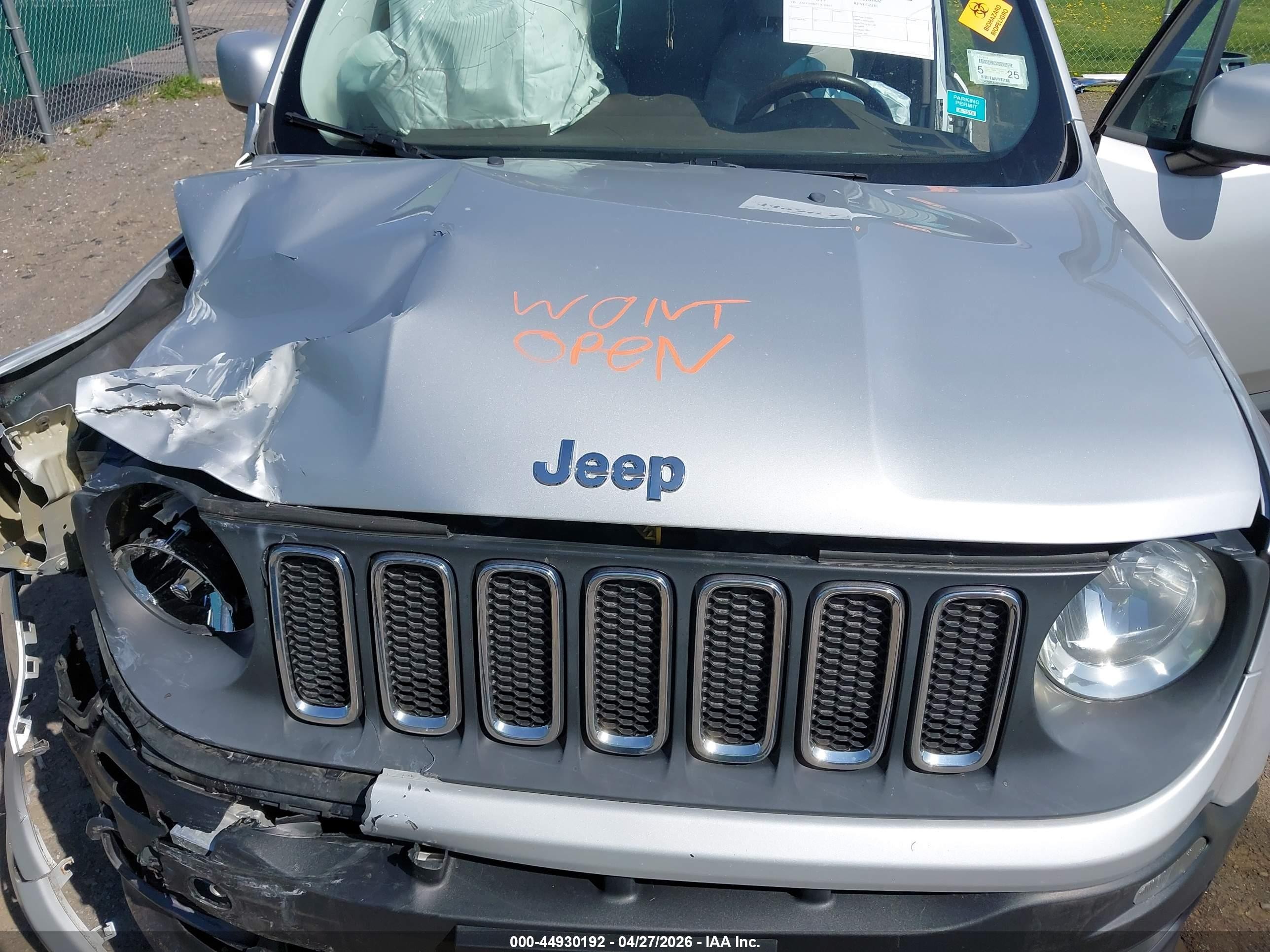 2015 Jeep Renegade Latitude Silver vin: ZACCJBBT5FPC10867