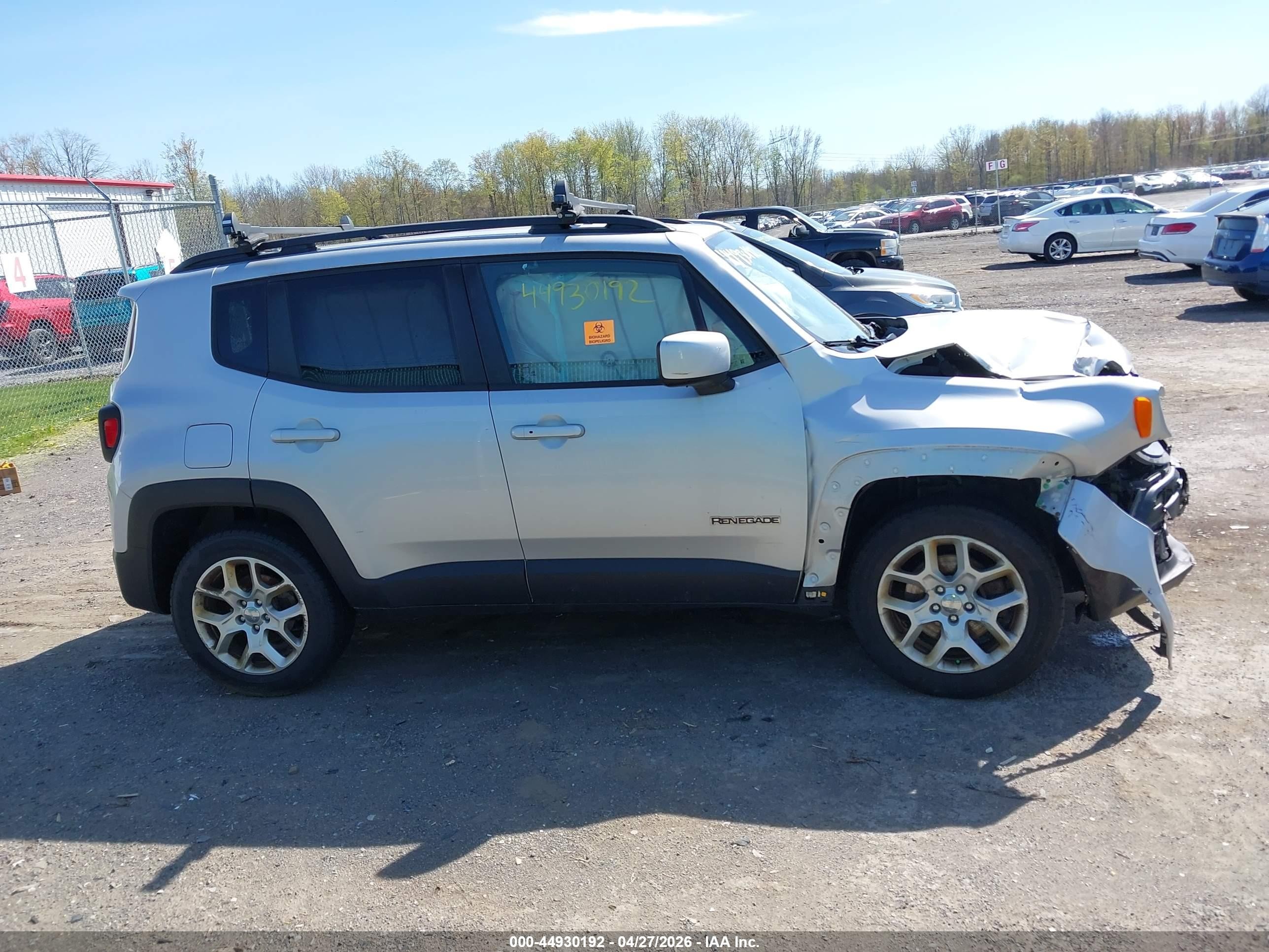 2015 Jeep Renegade Latitude Silver vin: ZACCJBBT5FPC10867
