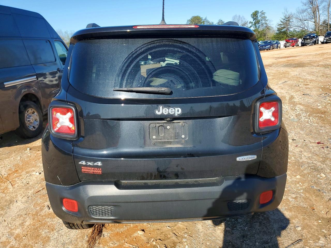 2016 Jeep Renegade Latitude Черный vin: ZACCJBBT5GPD45204