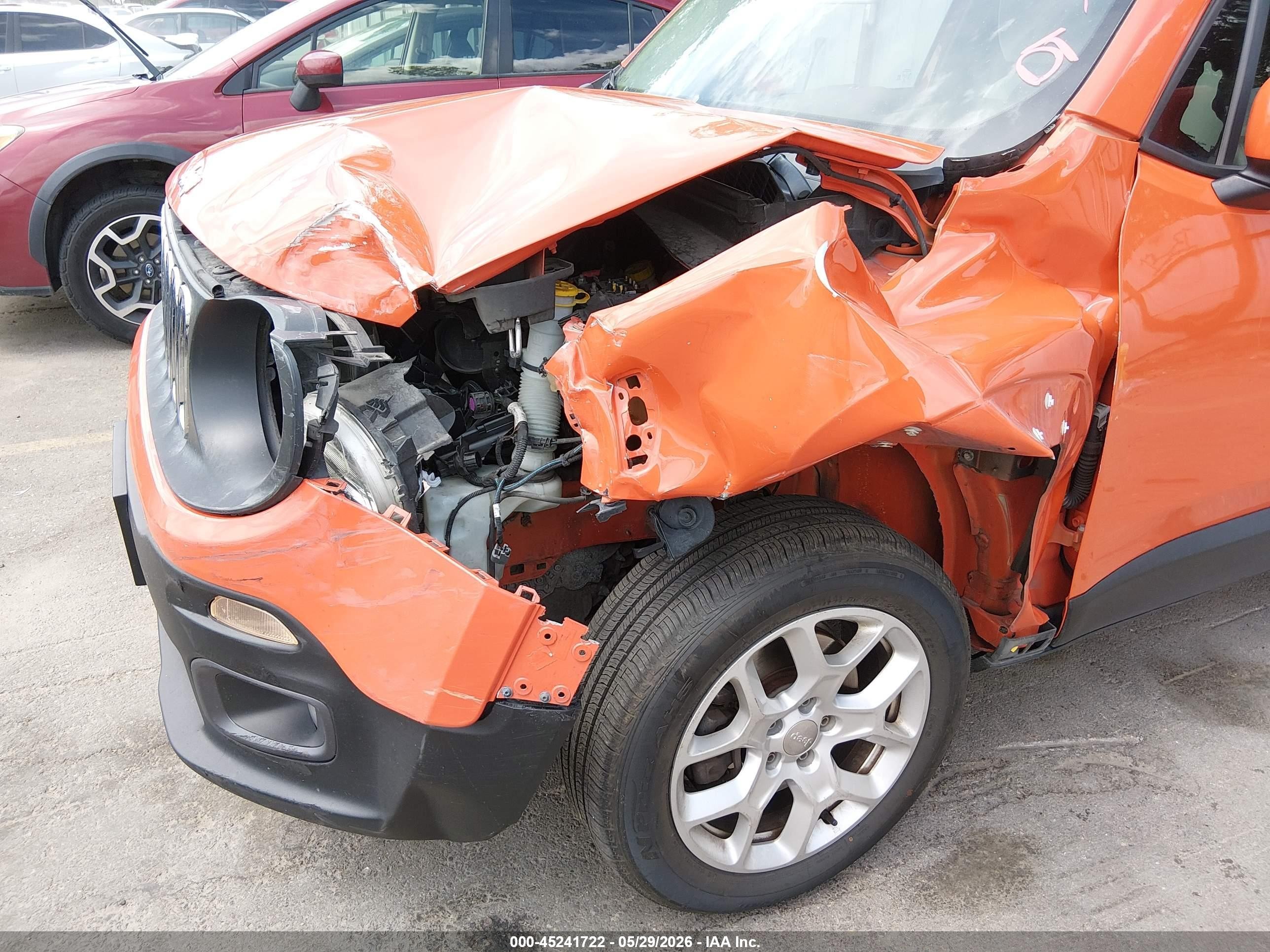 2015 Jeep Renegade Latitude Orange vin: ZACCJBBT6FPB79208