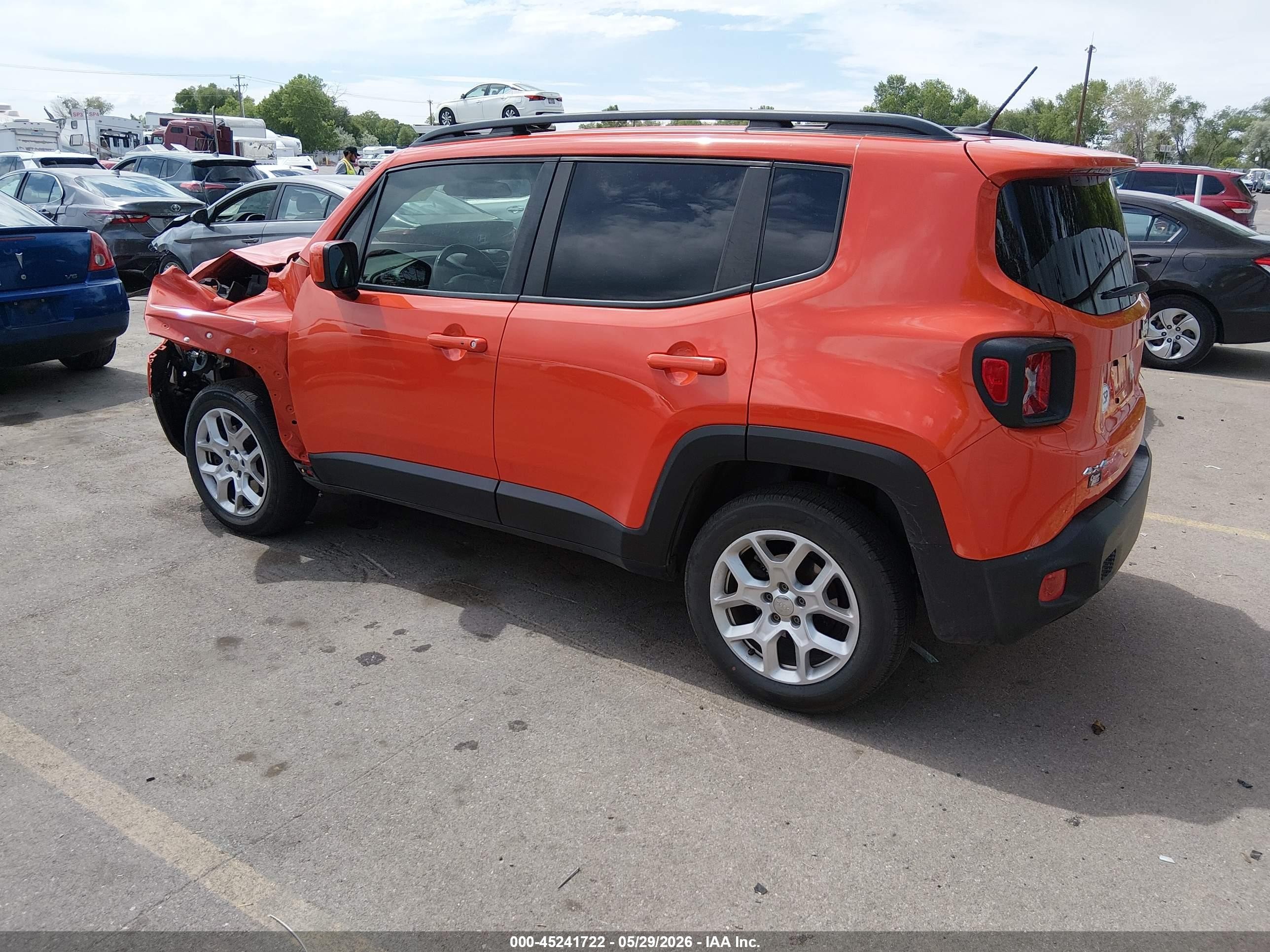 2015 Jeep Renegade Latitude Orange vin: ZACCJBBT6FPB79208