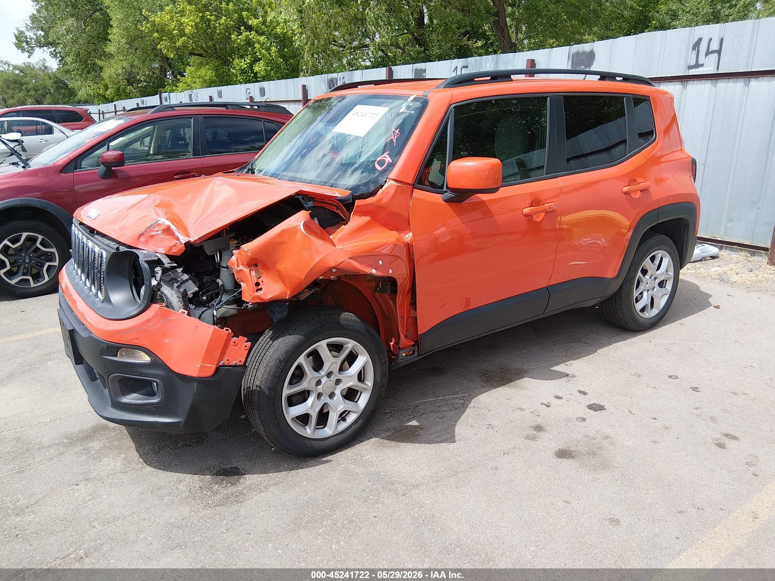 2015 Jeep Renegade Latitude Orange vin: ZACCJBBT6FPB79208