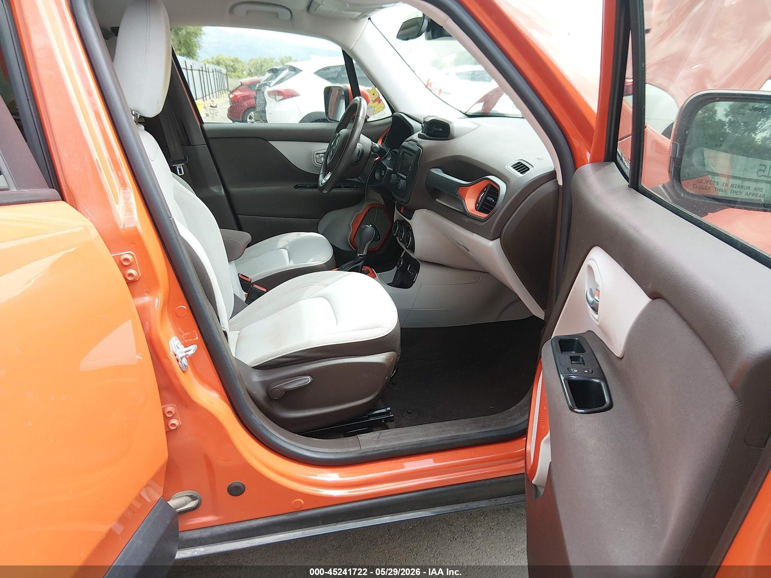 2015 Jeep Renegade Latitude Orange vin: ZACCJBBT6FPB79208