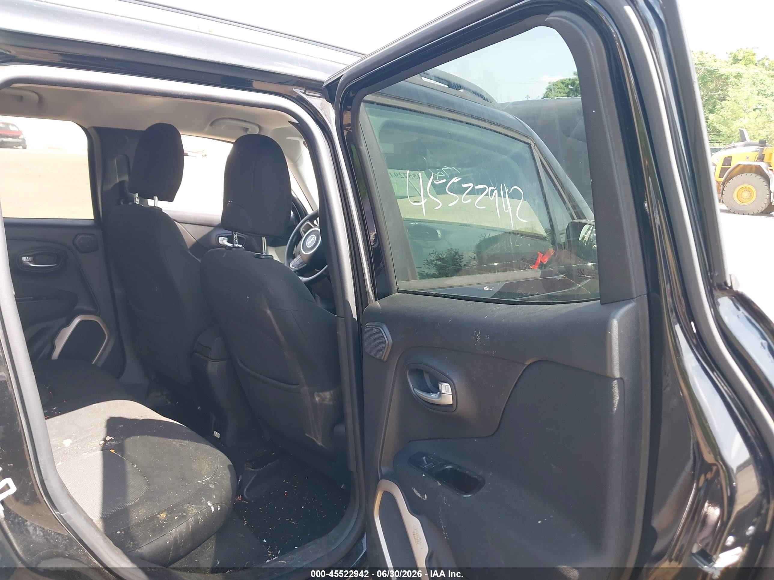 2015 Jeep Renegade Latitude Черный vin: ZACCJBBT6FPB83730