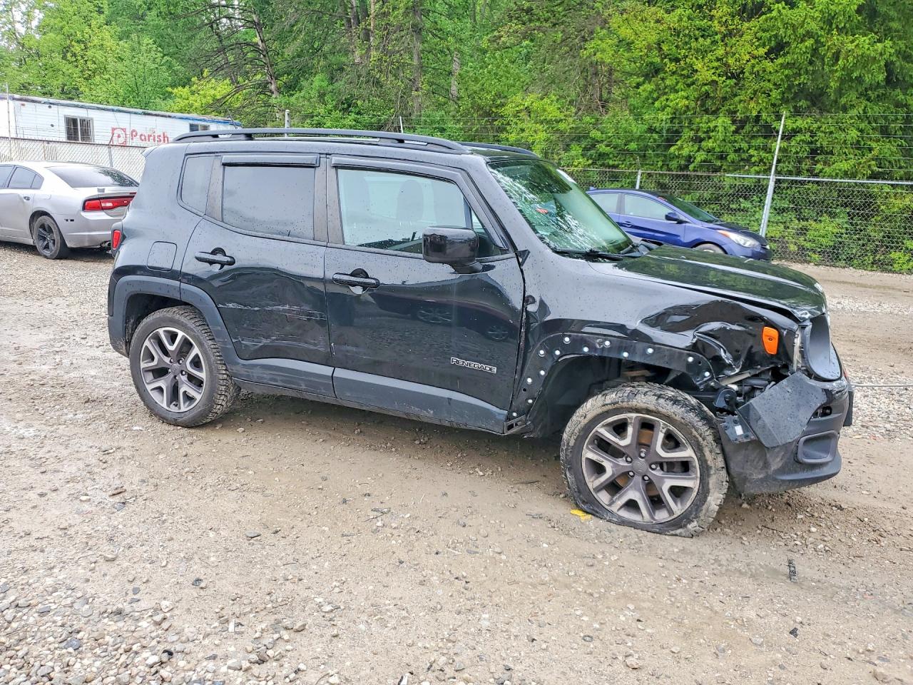 2015 Jeep Renegade Latitude Black vin: ZACCJBBT6FPC04690