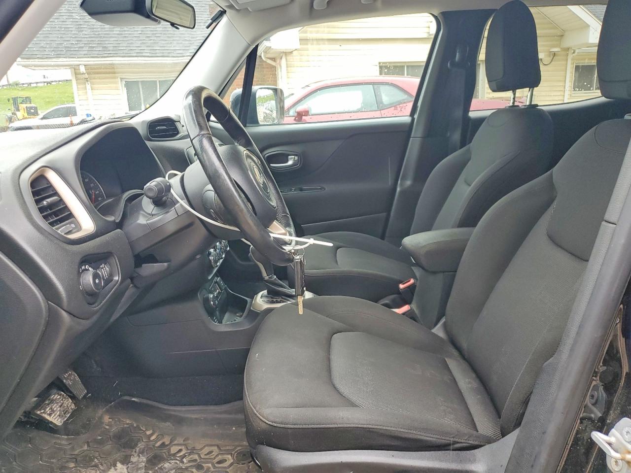 2015 Jeep Renegade Latitude Black vin: ZACCJBBT6FPC04690