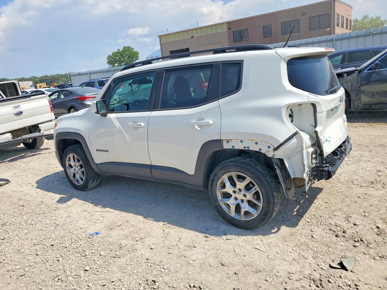 2015 Jeep Renegade Latitude White vin: ZACCJBBT6FPC27449