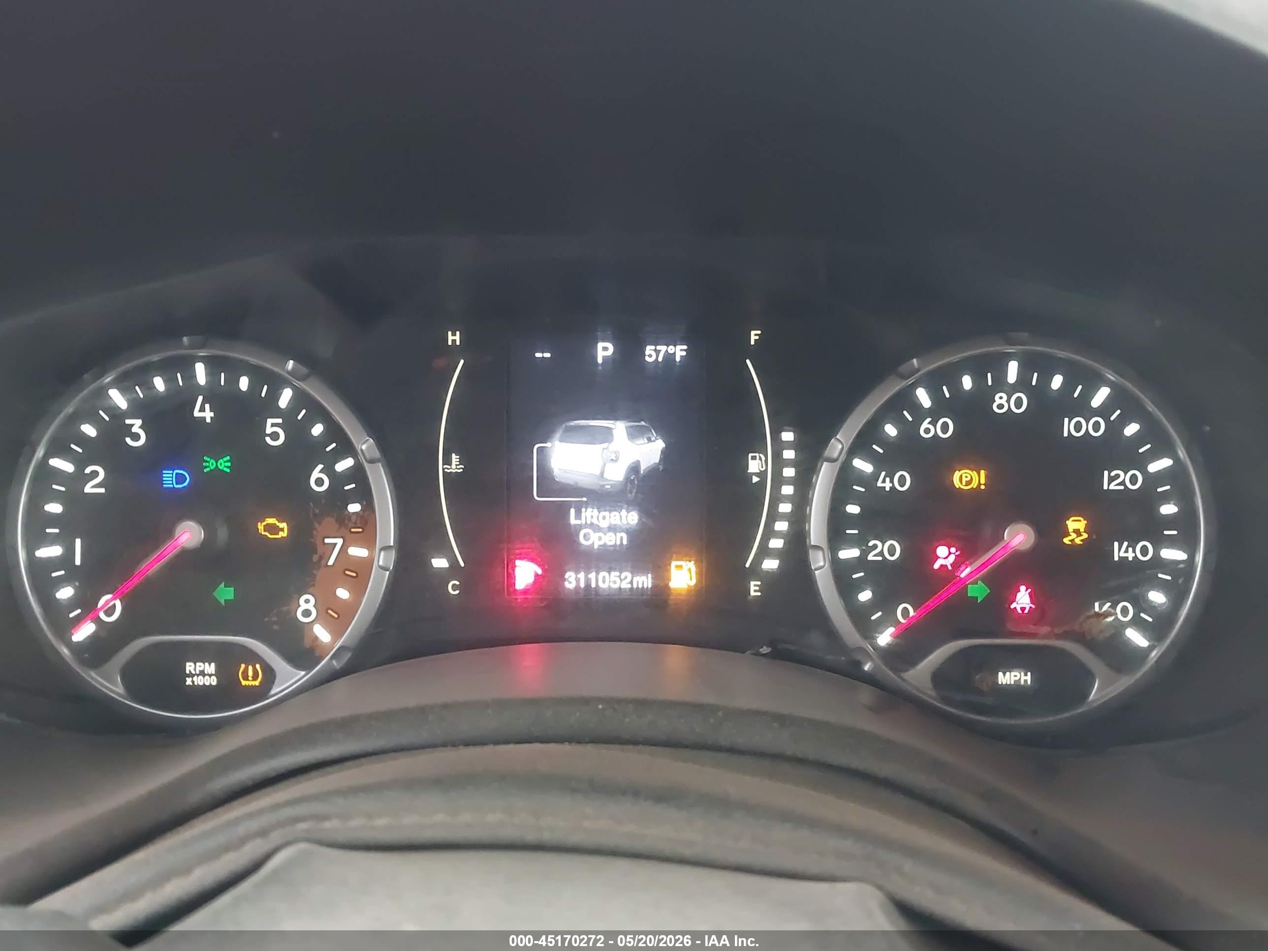 2015 Jeep Renegade Latitude Orange vin: ZACCJBBT6FPC33977