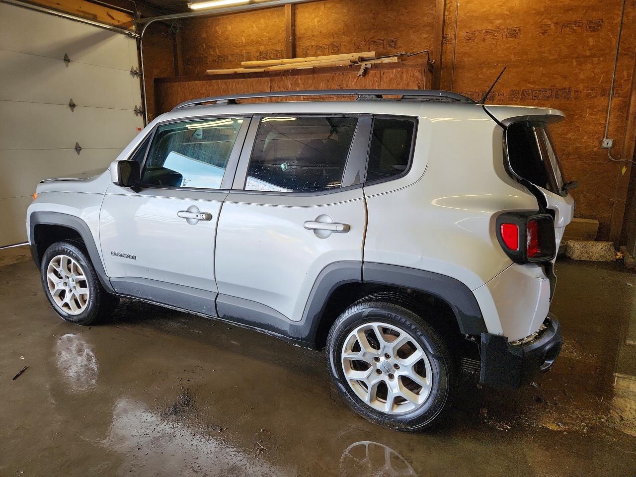 2015 Jeep Renegade Latitude Silver vin: ZACCJBBT6FPC43005