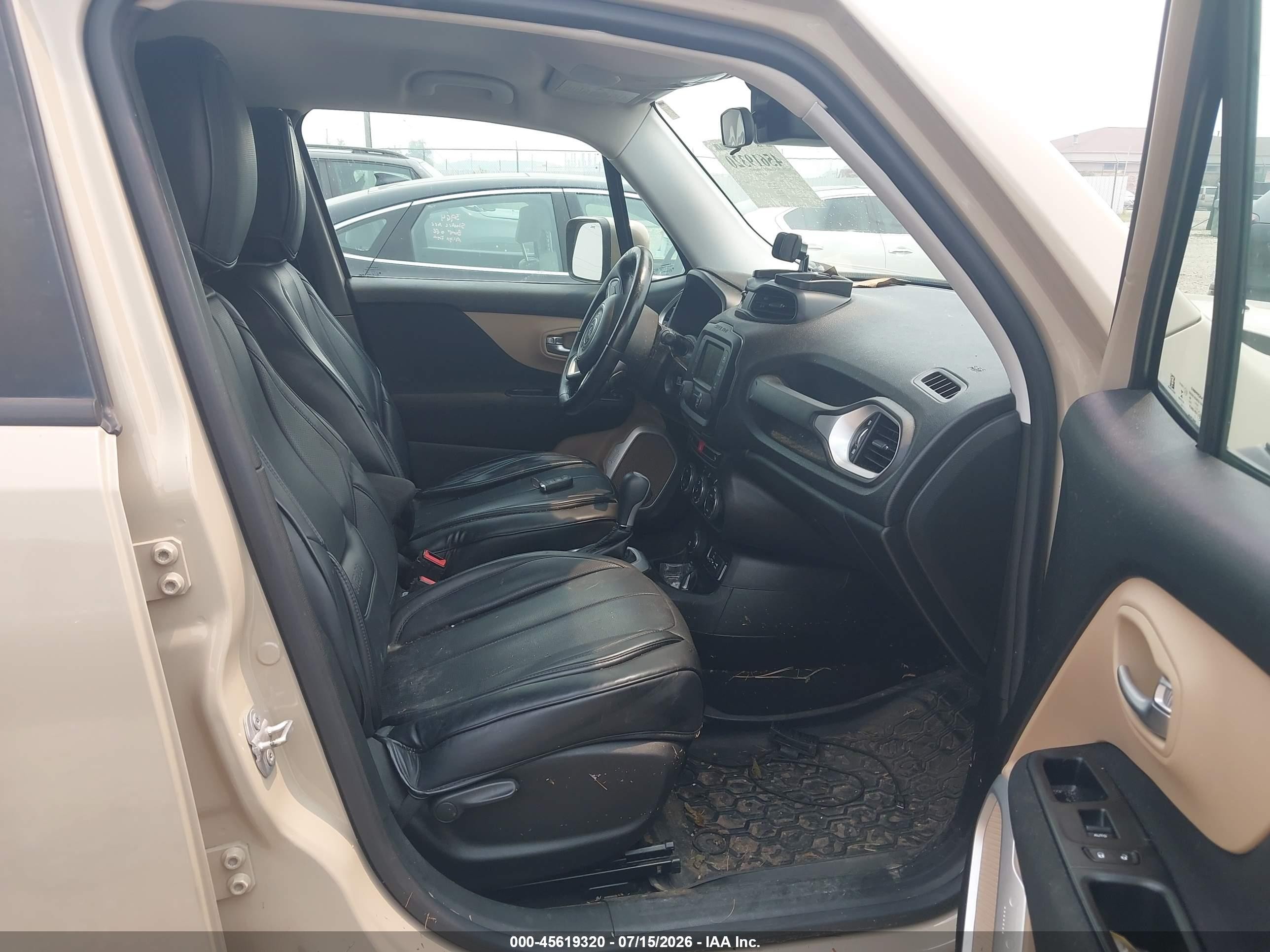 2015 Jeep Renegade Latitude Желто-коричневый vin: ZACCJBBT7FPB97720