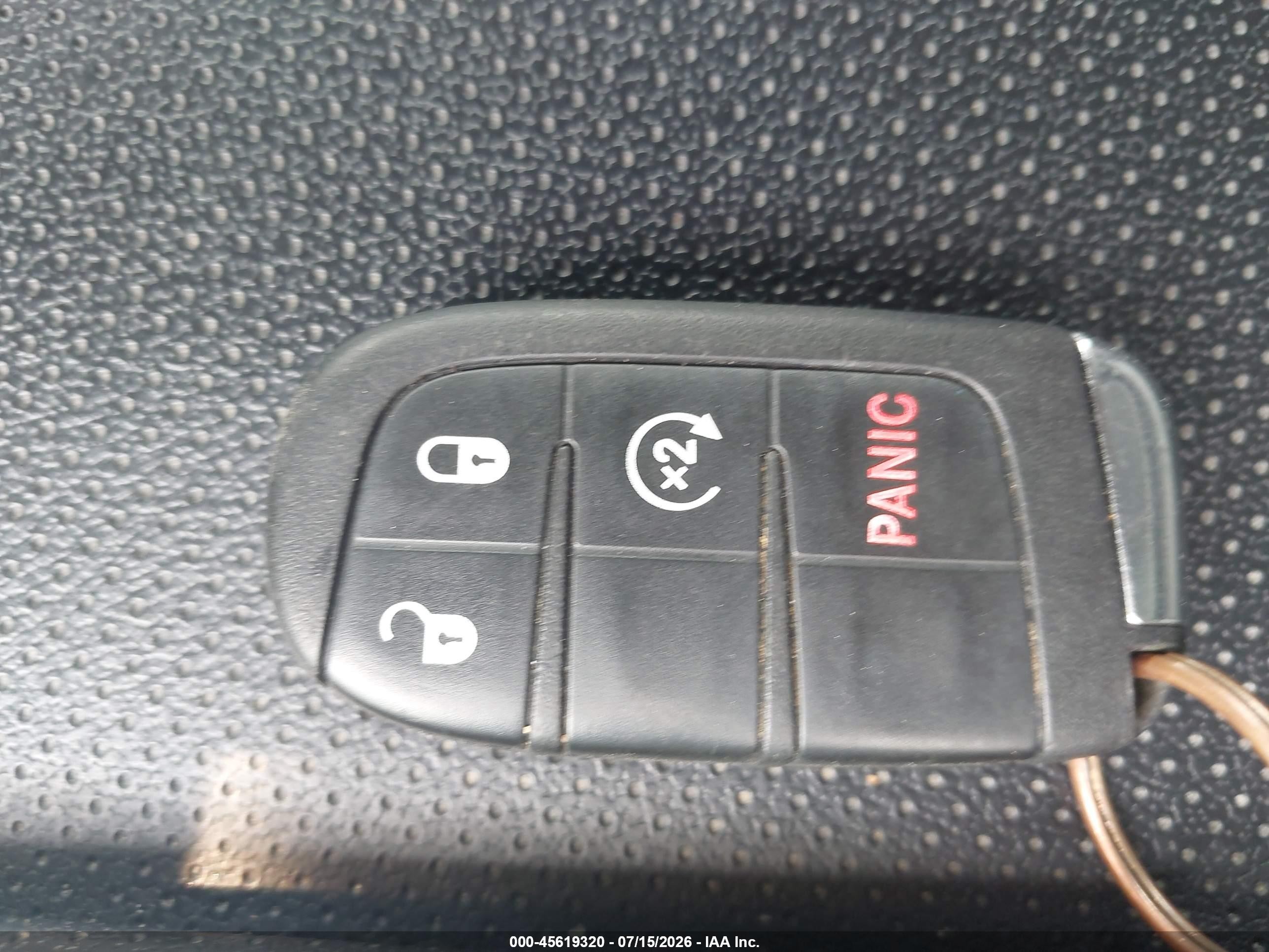 2015 Jeep Renegade Latitude Желто-коричневый vin: ZACCJBBT7FPB97720