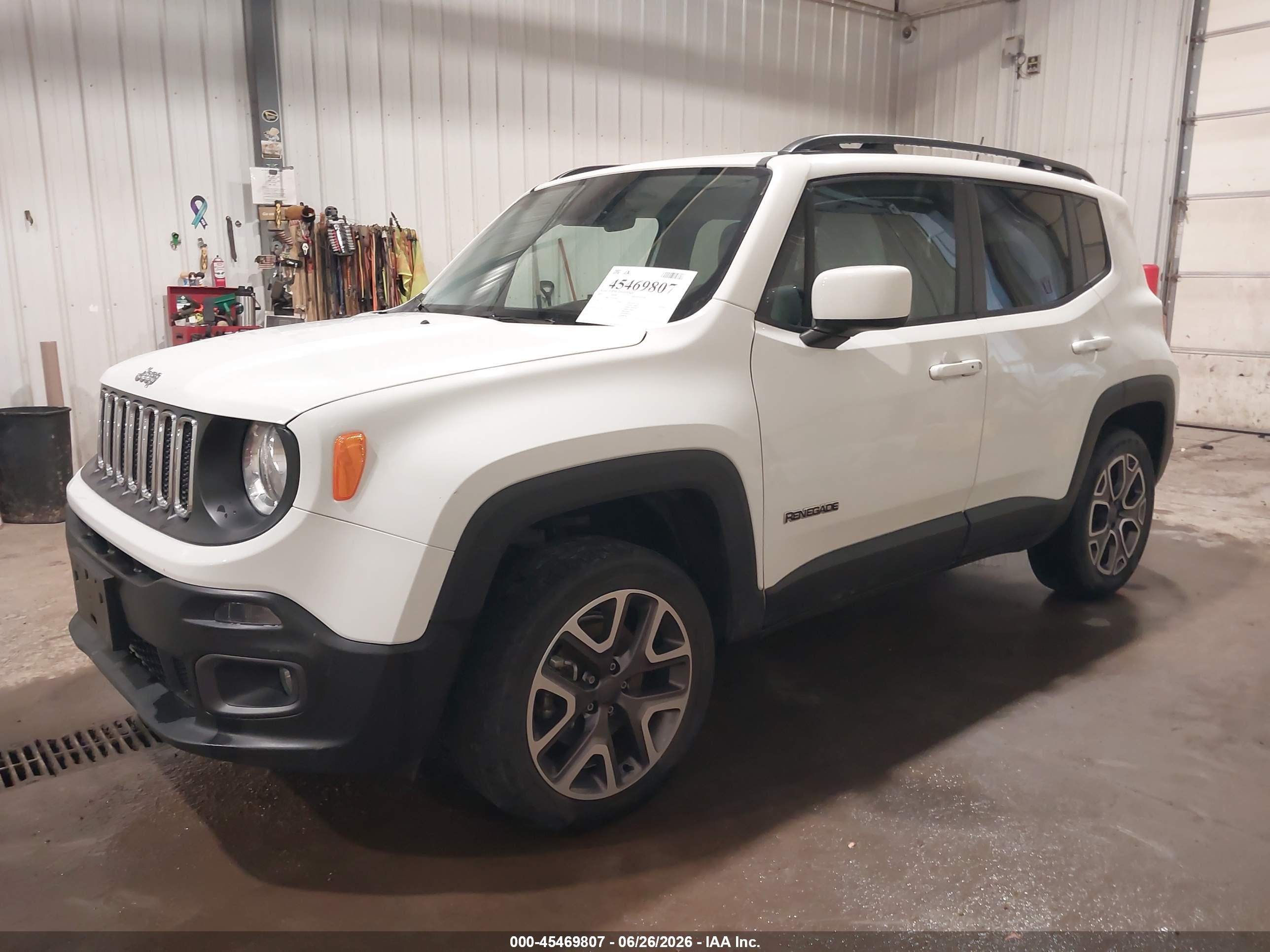 2015 Jeep Renegade Latitude White vin: ZACCJBBT7FPC04584