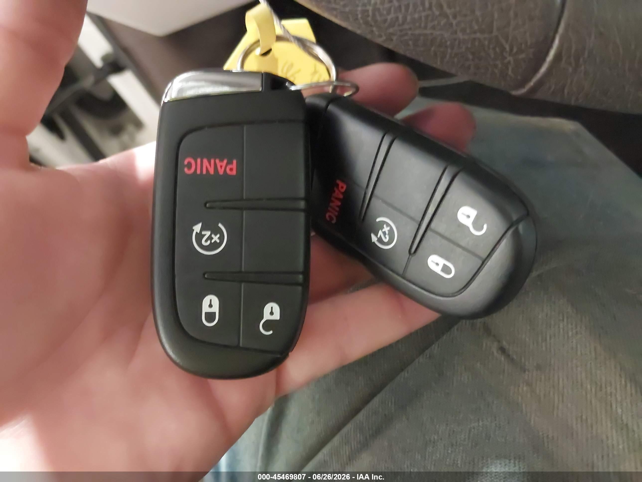 2015 Jeep Renegade Latitude White vin: ZACCJBBT7FPC04584