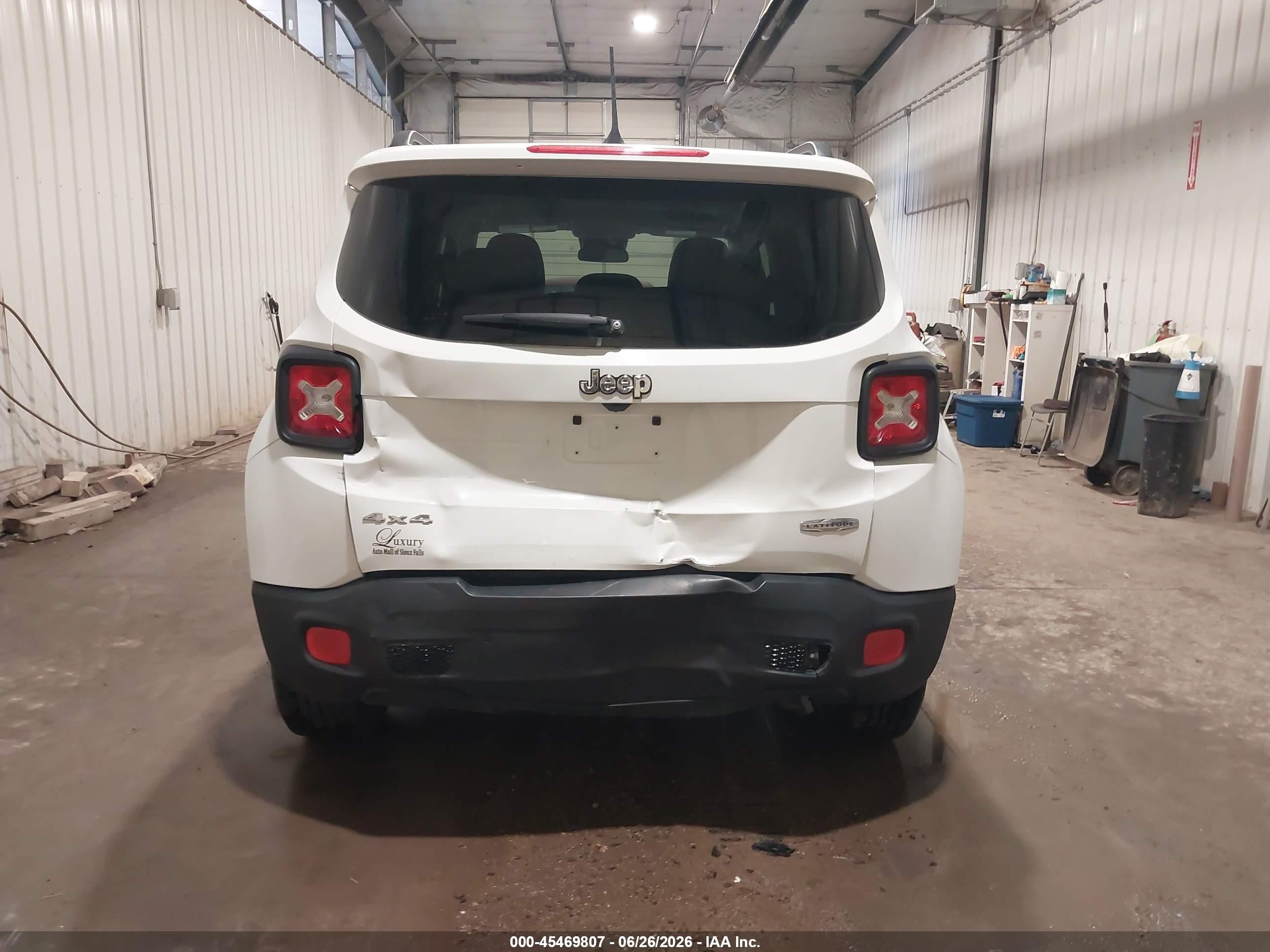 2015 Jeep Renegade Latitude White vin: ZACCJBBT7FPC04584