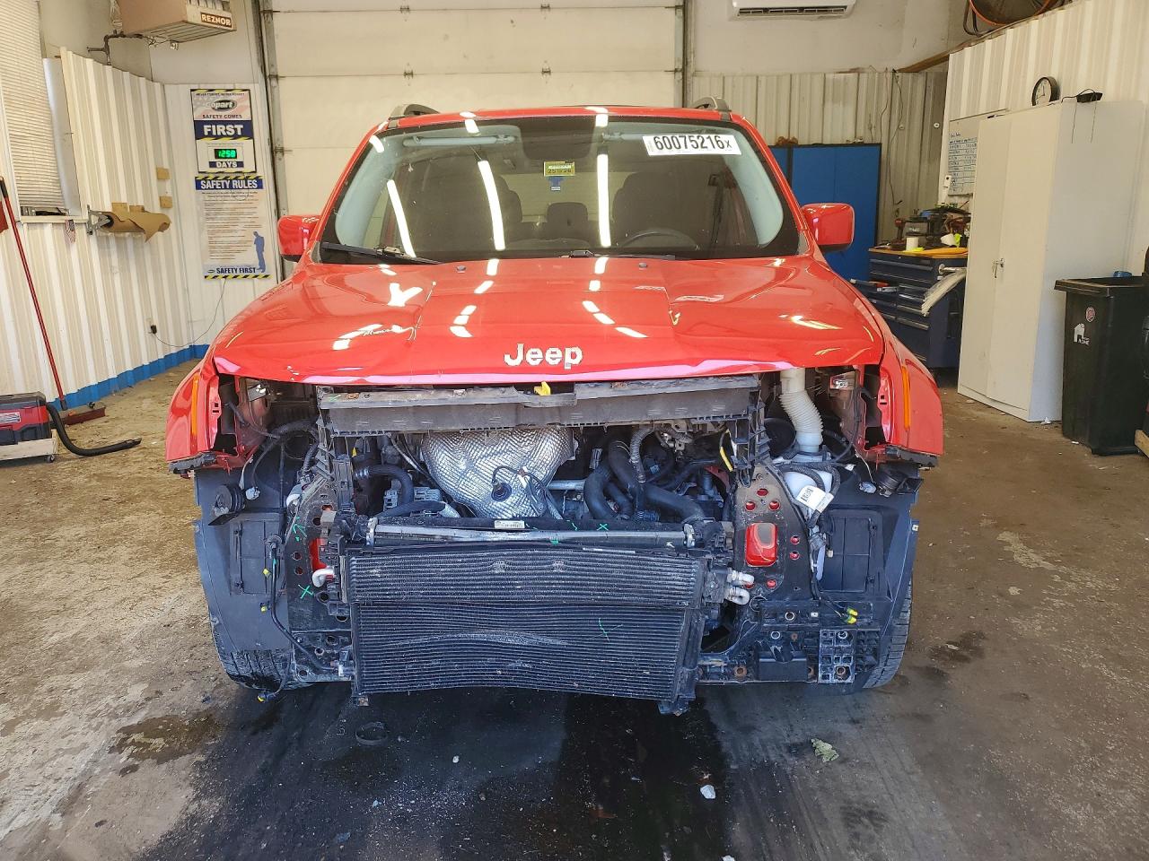 2015 Jeep Renegade Latitude Red vin: ZACCJBBT7FPC33034