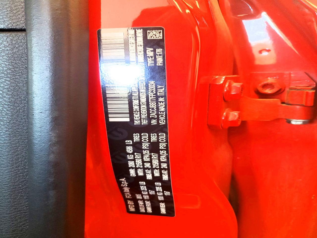 2015 Jeep Renegade Latitude Red vin: ZACCJBBT7FPC33034