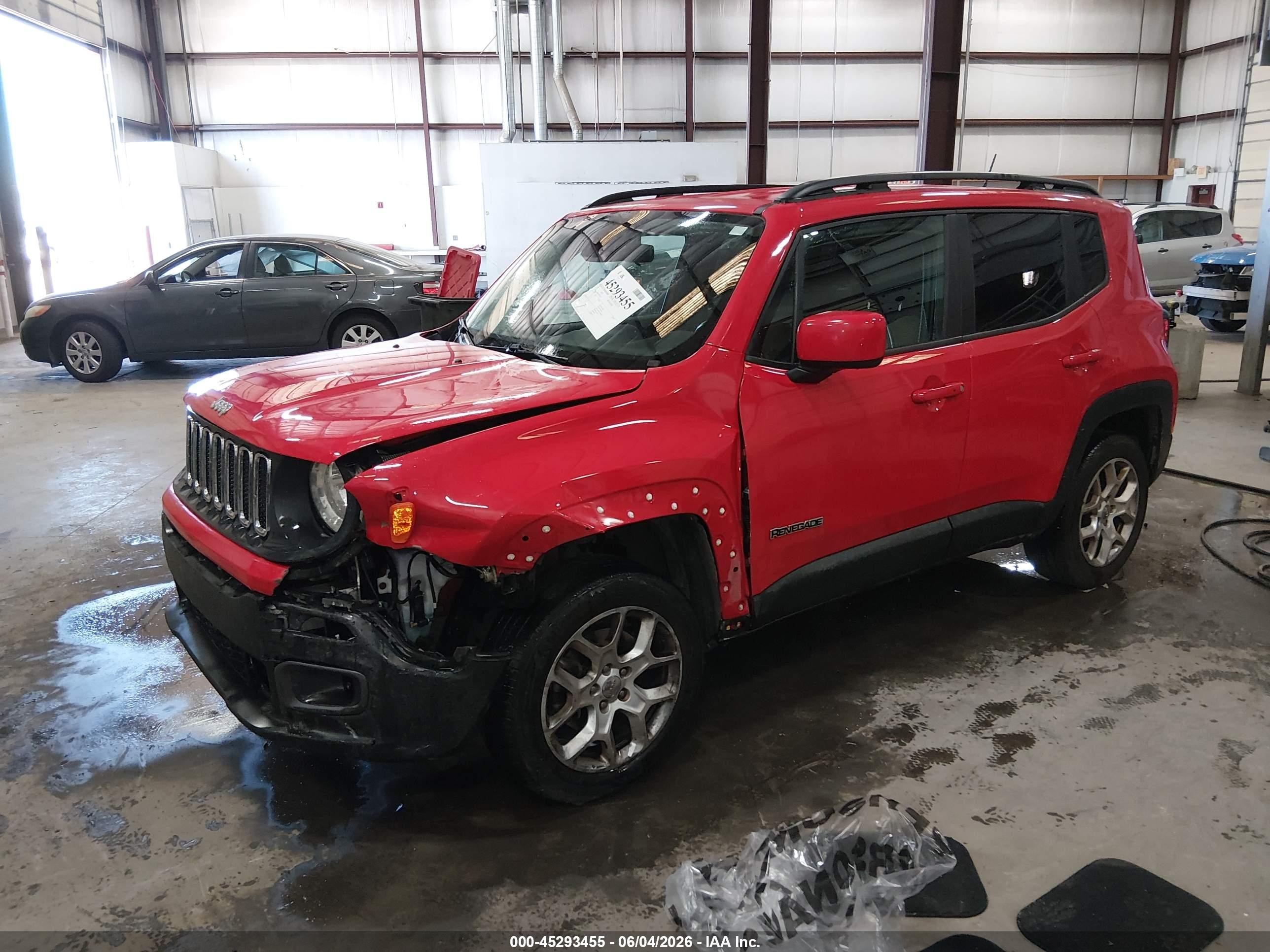 2015 Jeep Renegade Latitude Red vin: ZACCJBBT7FPC45927