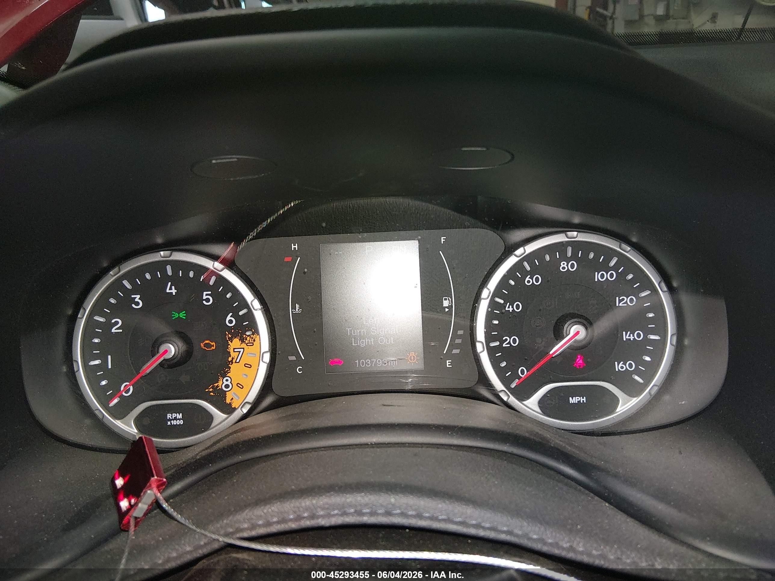 2015 Jeep Renegade Latitude Red vin: ZACCJBBT7FPC45927