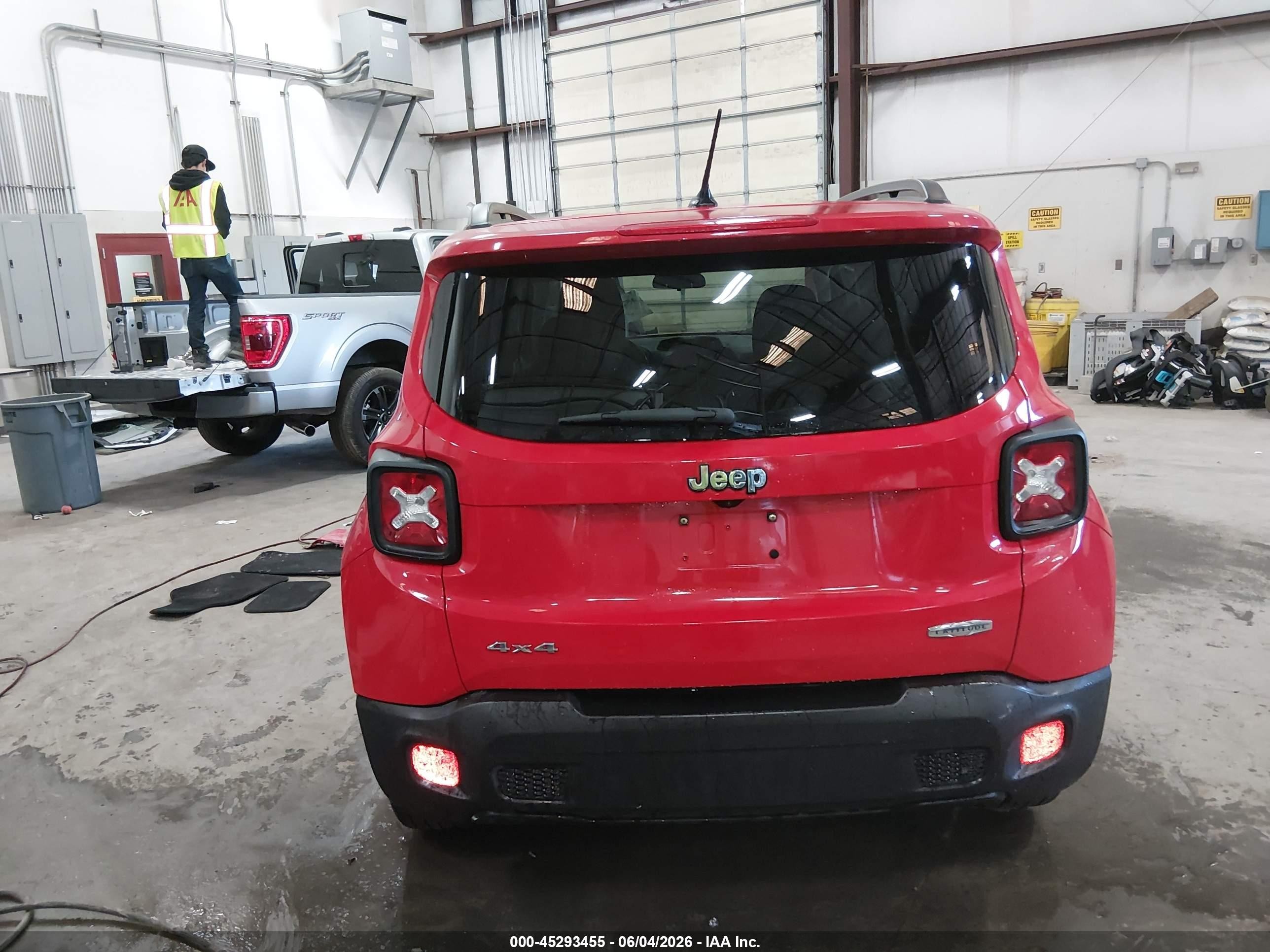2015 Jeep Renegade Latitude Red vin: ZACCJBBT7FPC45927