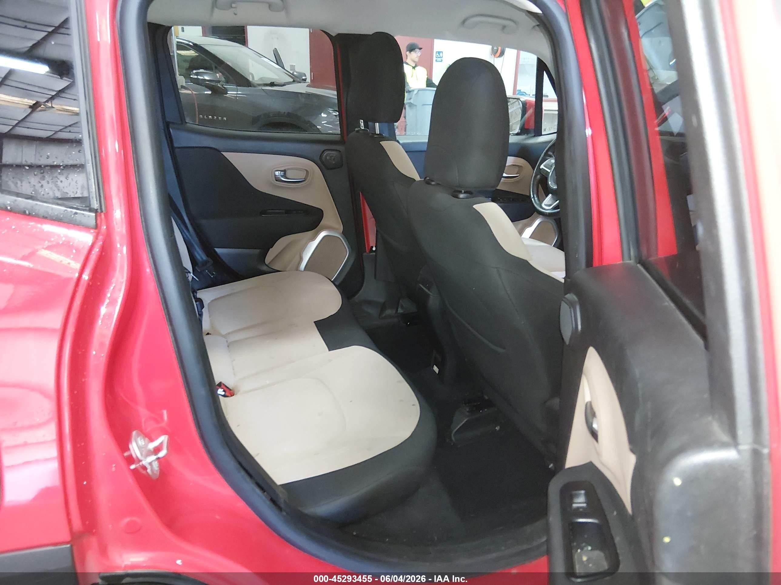2015 Jeep Renegade Latitude Red vin: ZACCJBBT7FPC45927
