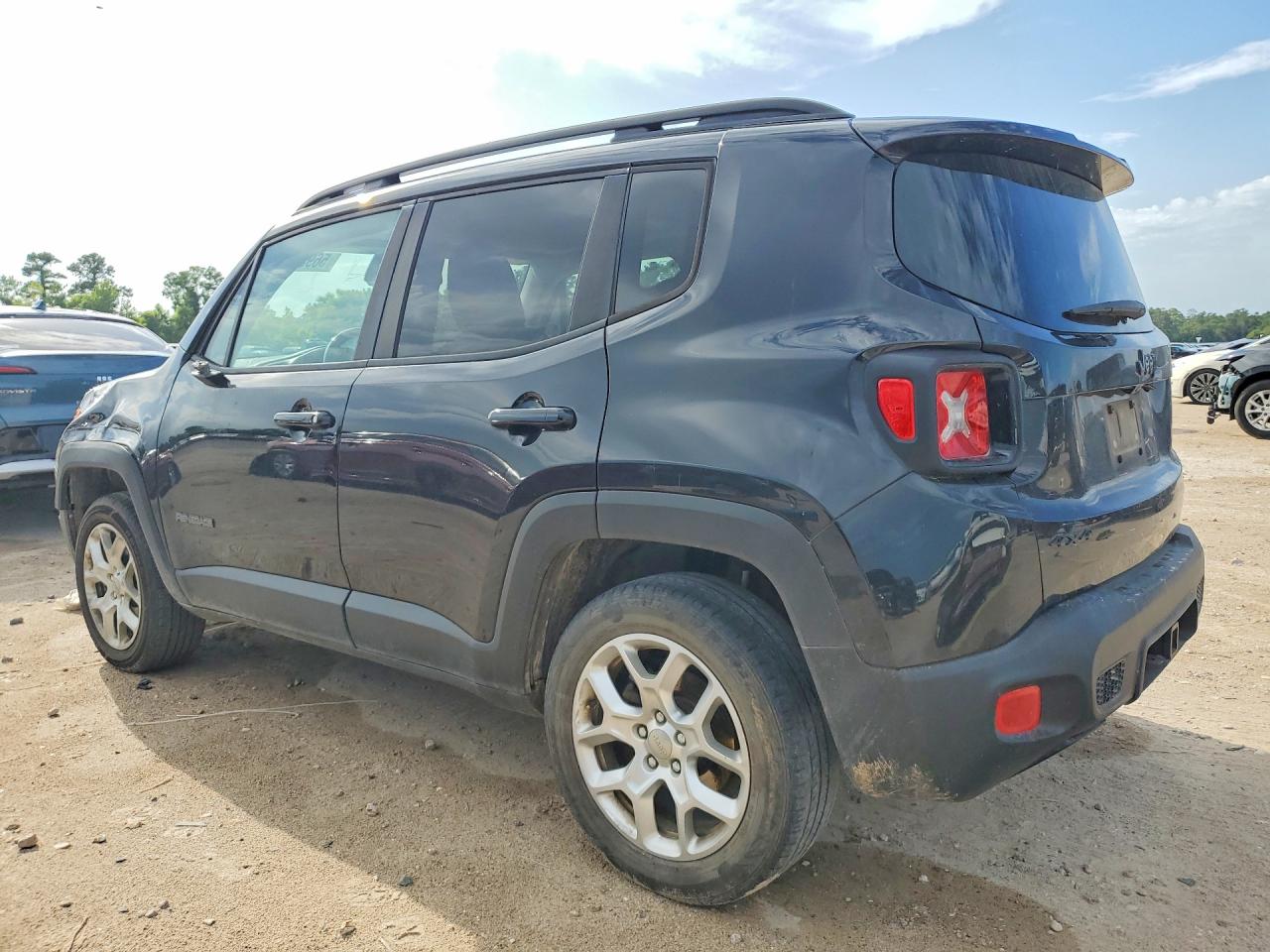 2016 Jeep Renegade Latitude Черный vin: ZACCJBBT7GPE02437