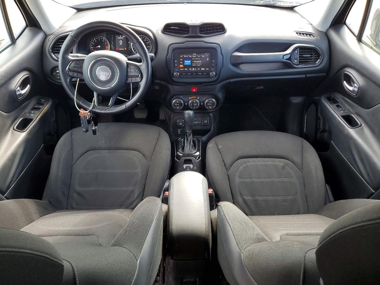2016 Jeep Renegade Latitude Черный vin: ZACCJBBT7GPE02437