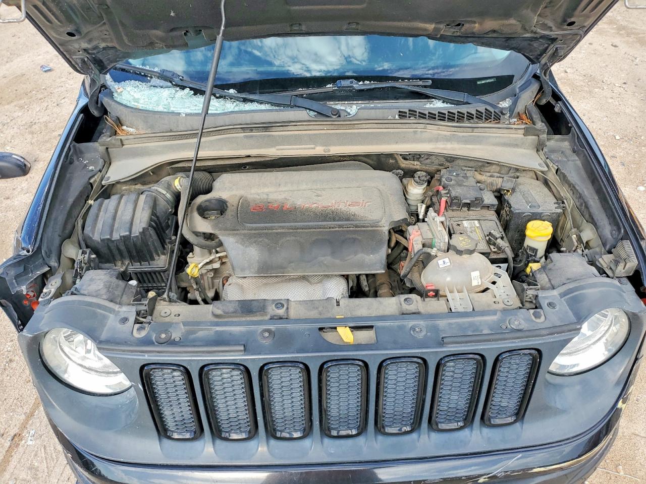 2016 Jeep Renegade Latitude Черный vin: ZACCJBBT7GPE02437