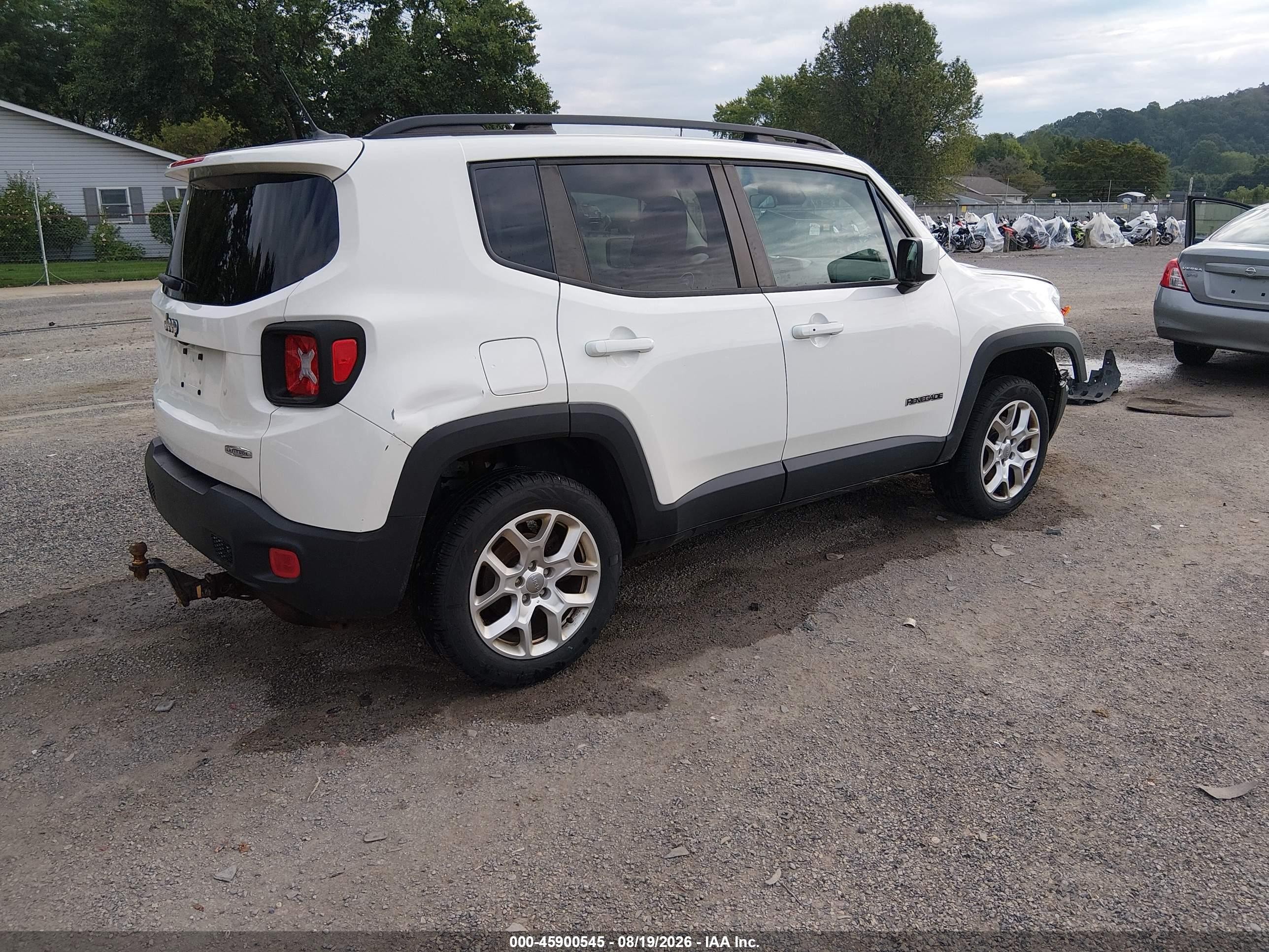 2016 Jeep Renegade Latitude White vin: ZACCJBBT7GPE18704