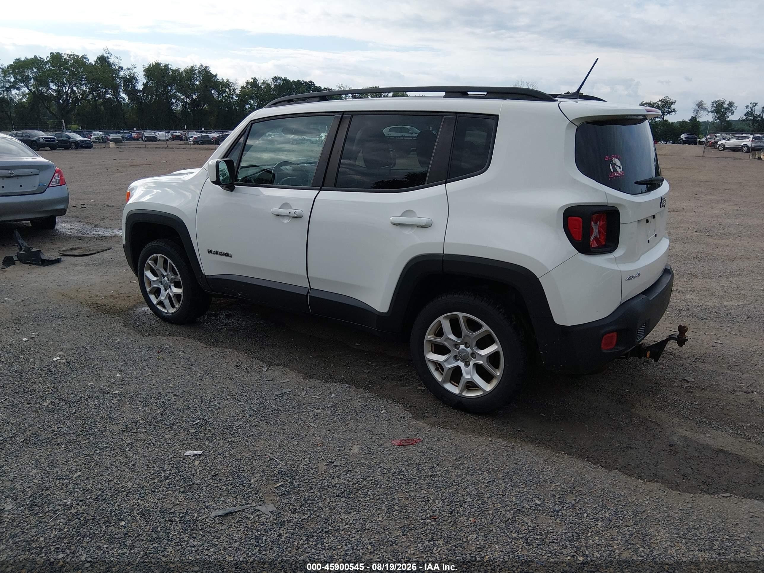 2016 Jeep Renegade Latitude White vin: ZACCJBBT7GPE18704