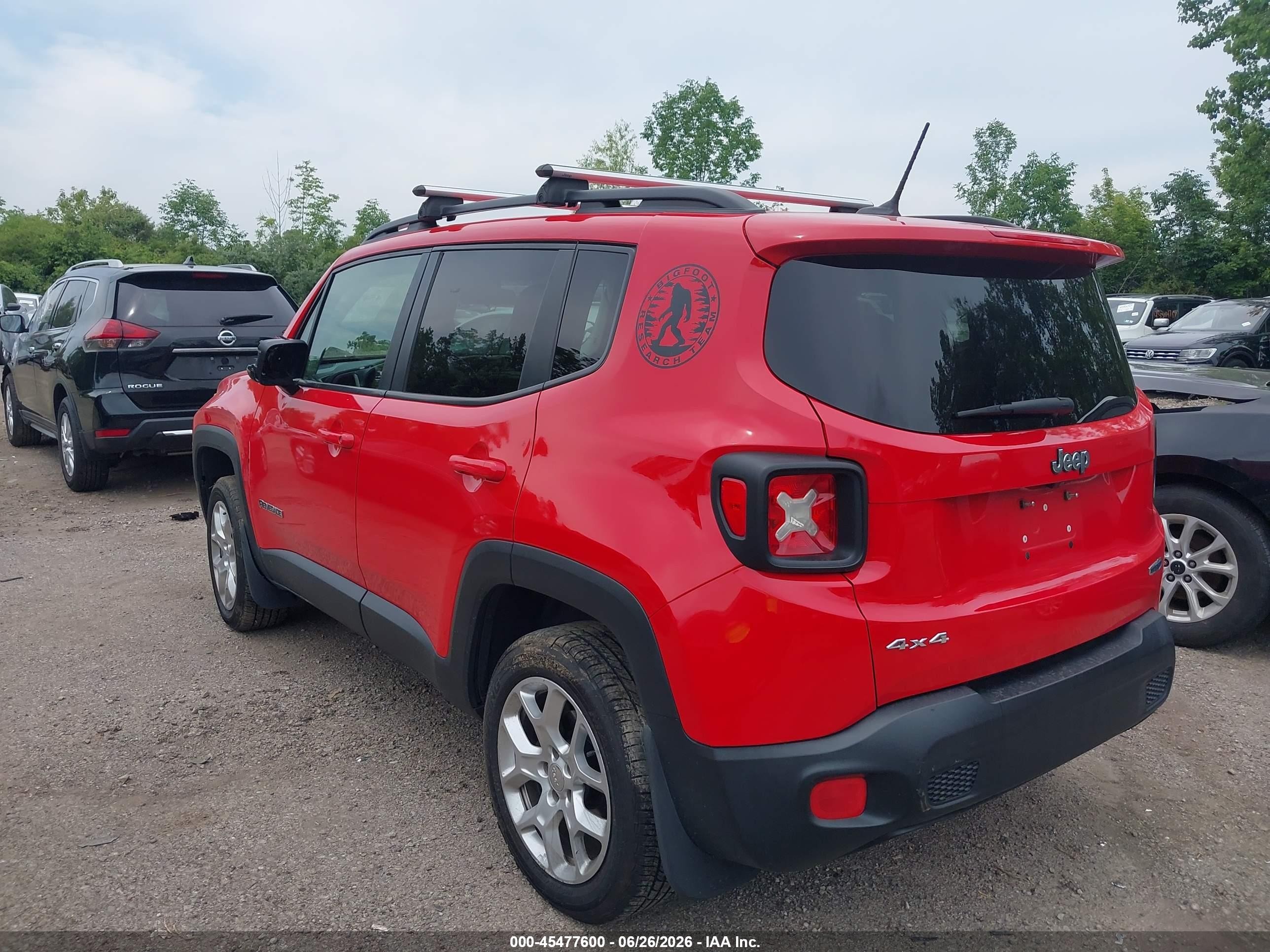 2015 Jeep Renegade Latitude Red vin: ZACCJBBT8FPB41351