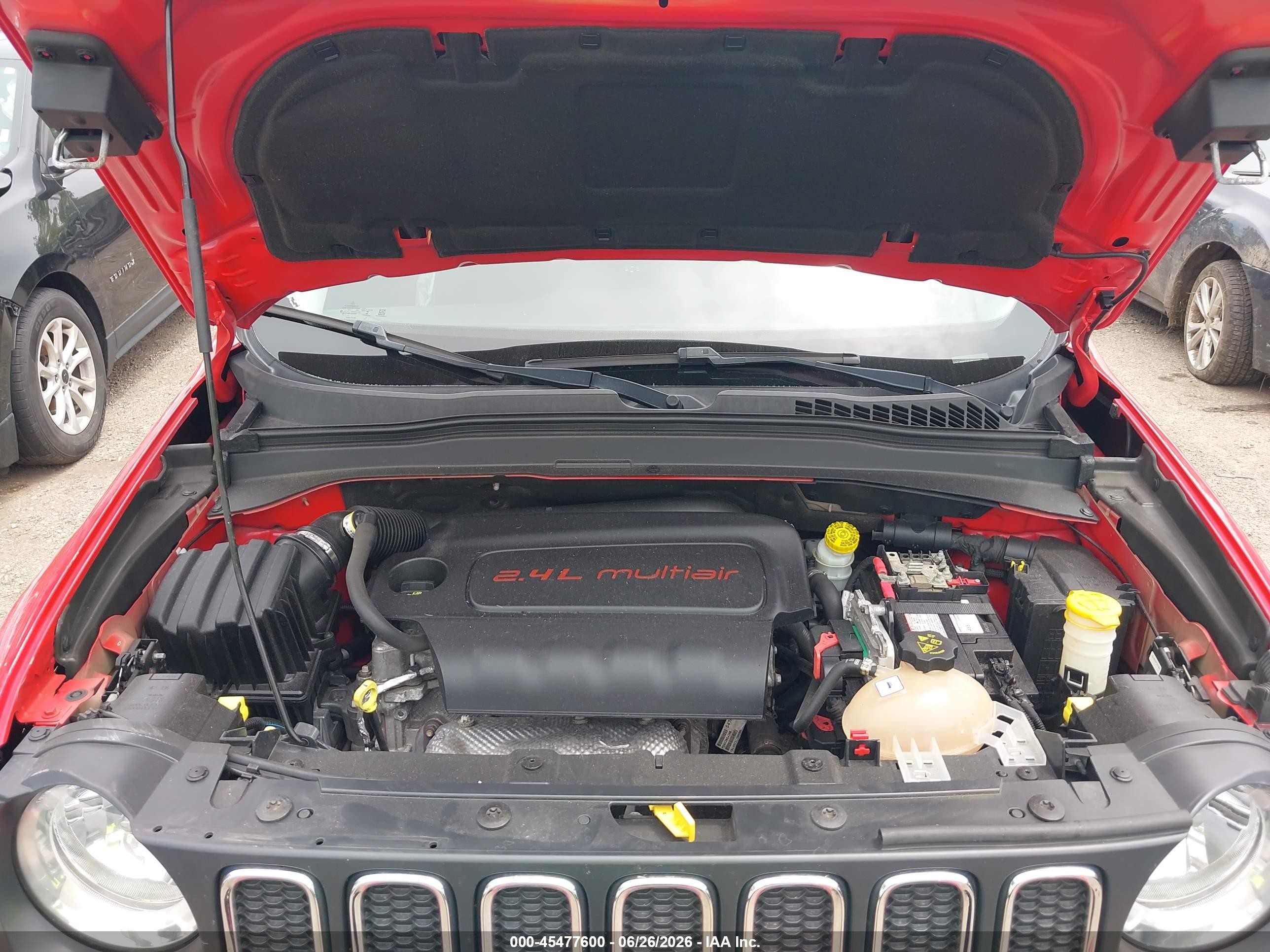 2015 Jeep Renegade Latitude Red vin: ZACCJBBT8FPB41351
