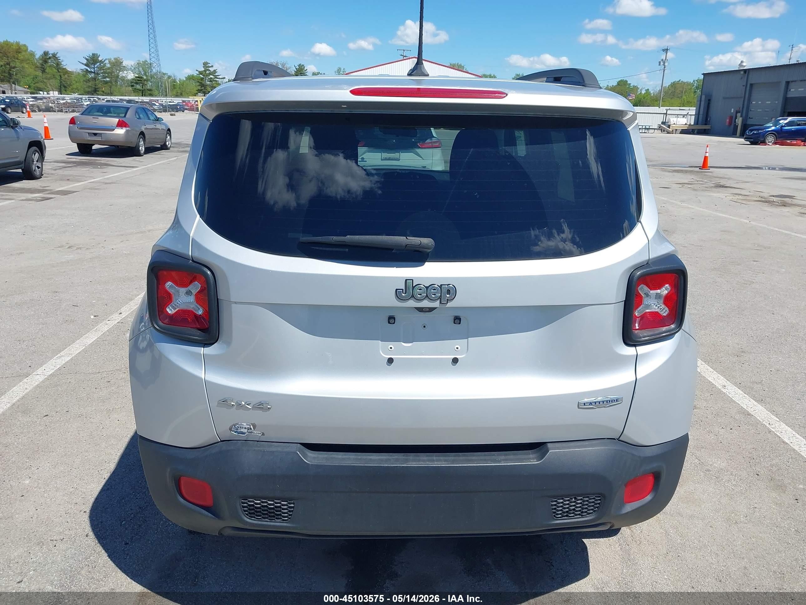 2015 Jeep Renegade Latitude Gray vin: ZACCJBBT8FPB47926
