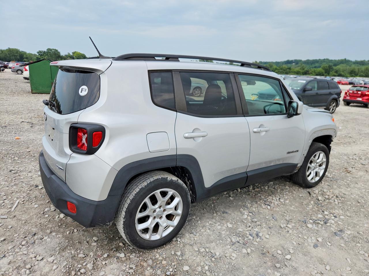 2015 Jeep Renegade Latitude Silver vin: ZACCJBBT8FPC07199