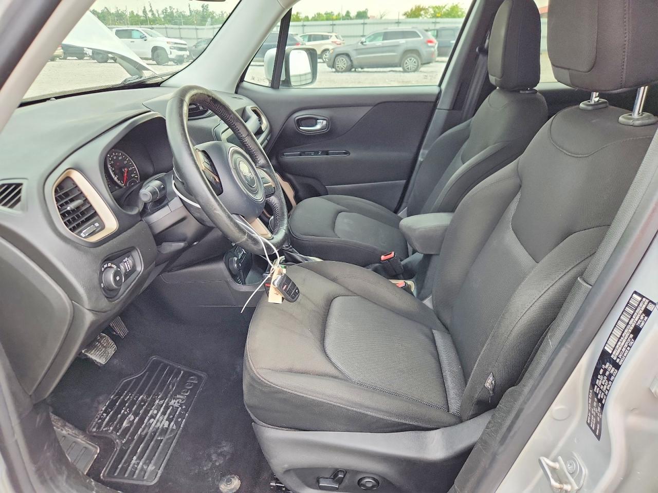 2015 Jeep Renegade Latitude Silver vin: ZACCJBBT8FPC07199