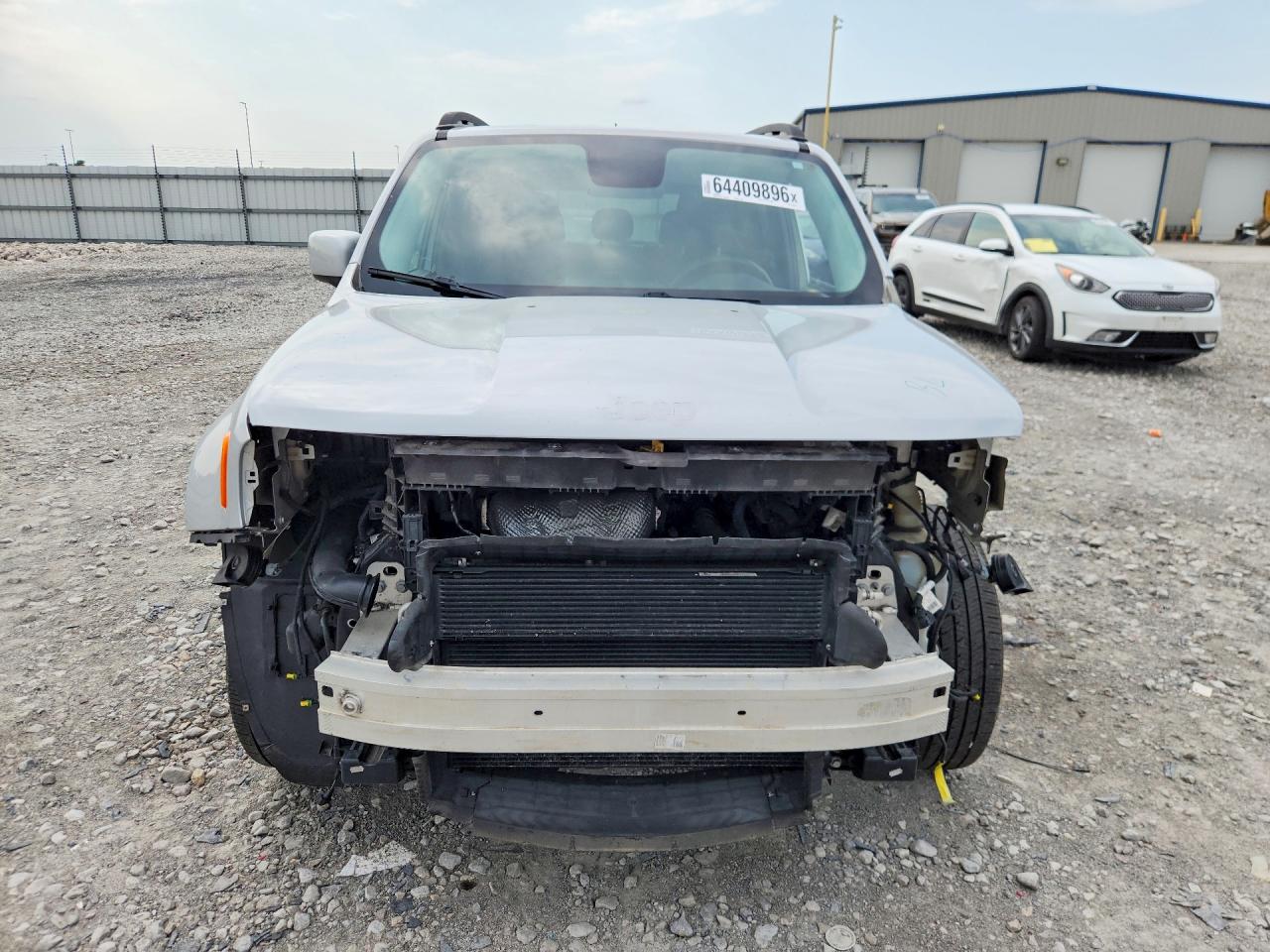 2015 Jeep Renegade Latitude Silver vin: ZACCJBBT8FPC07199