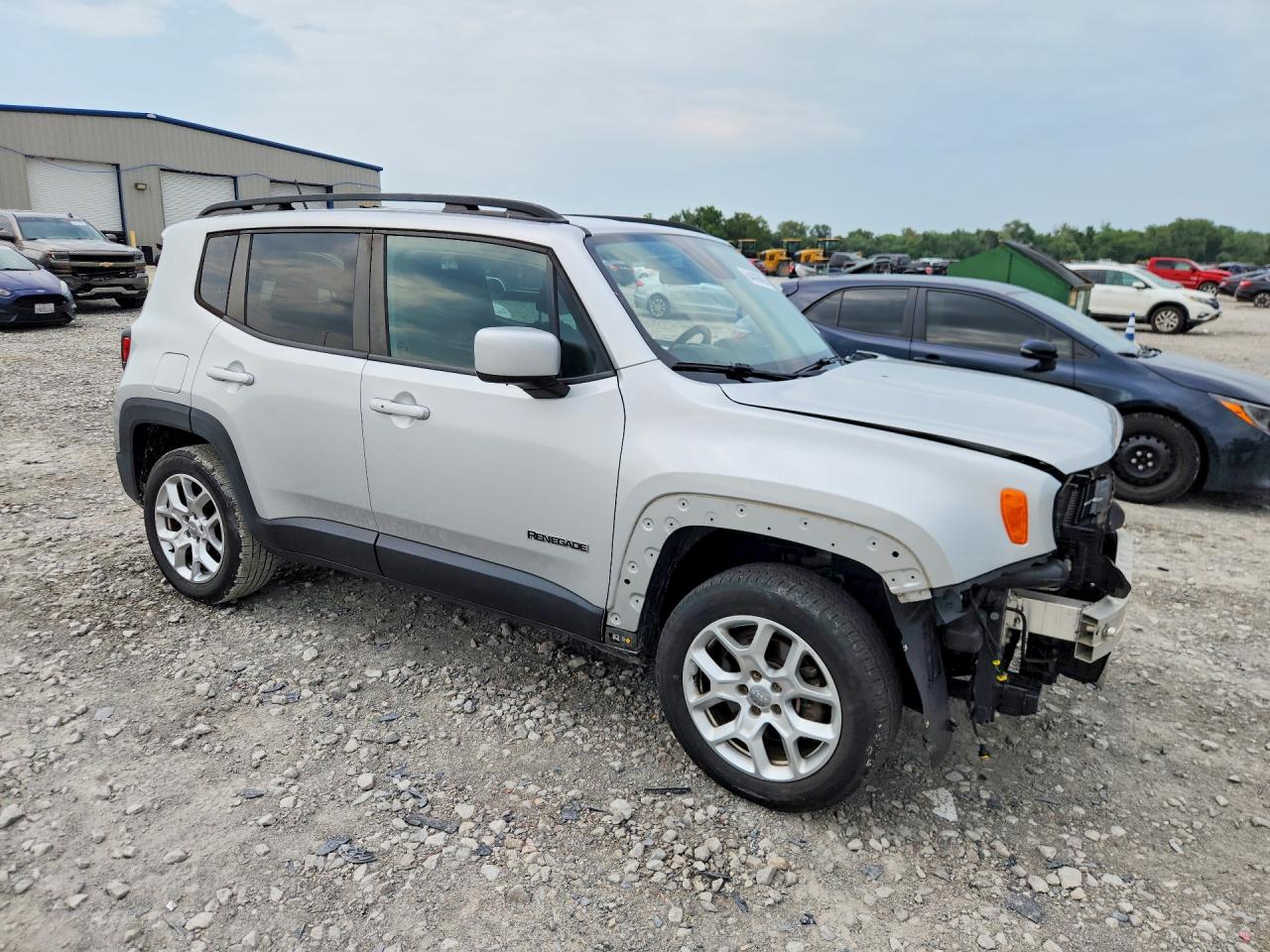 2015 Jeep Renegade Latitude Silver vin: ZACCJBBT8FPC07199