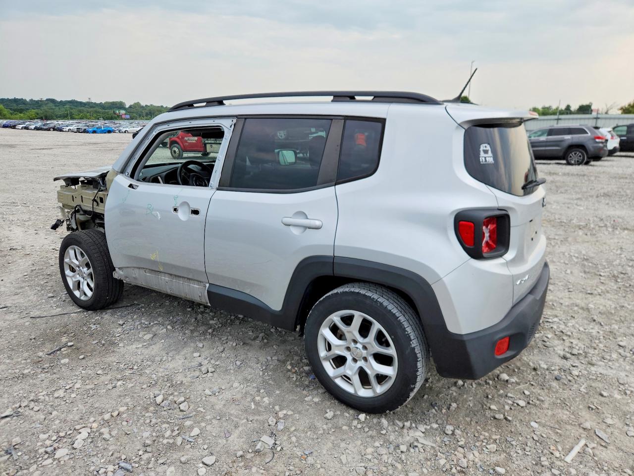 2015 Jeep Renegade Latitude Silver vin: ZACCJBBT8FPC07199