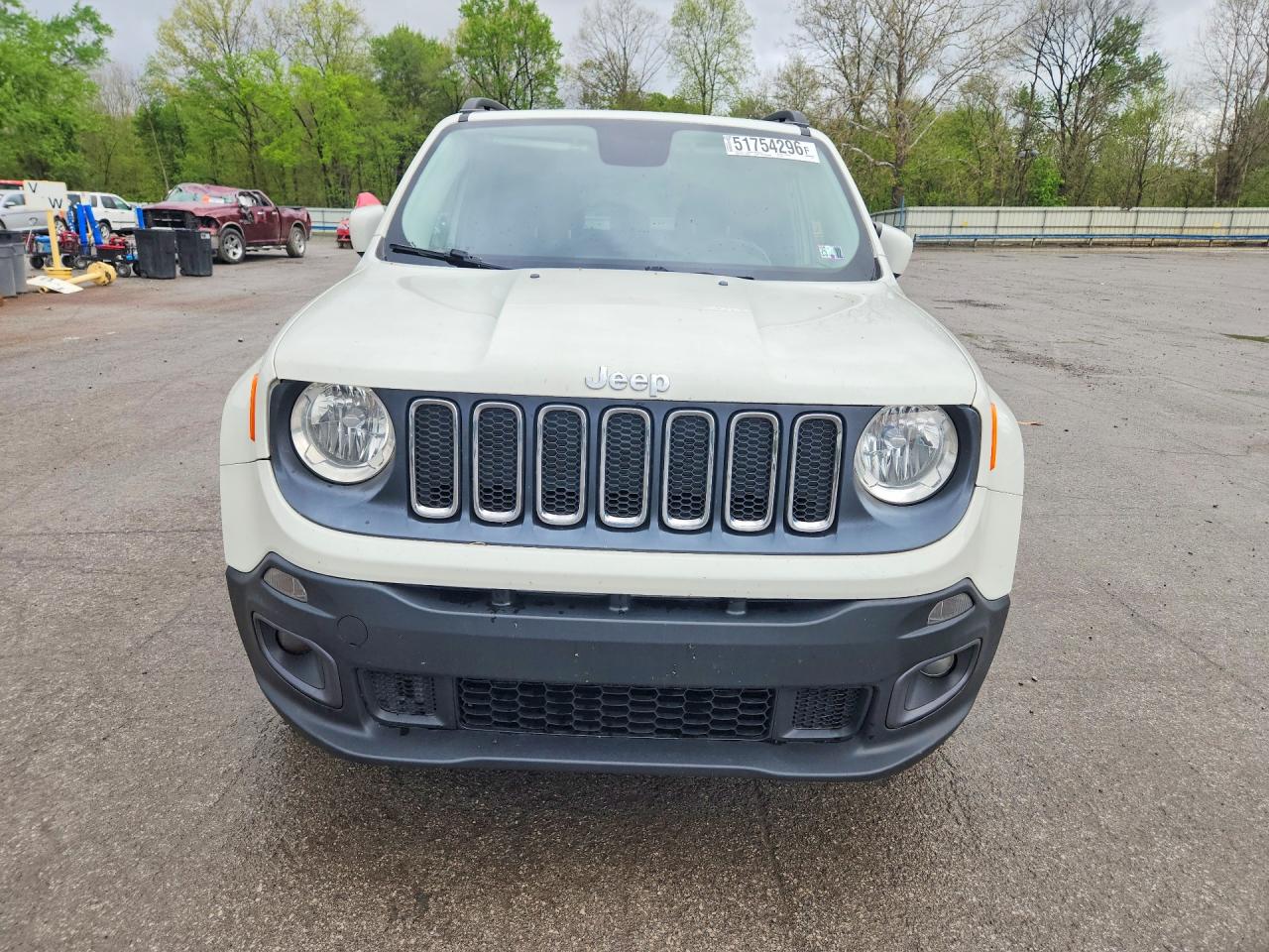2015 Jeep Renegade Latitude White vin: ZACCJBBT8FPC41921